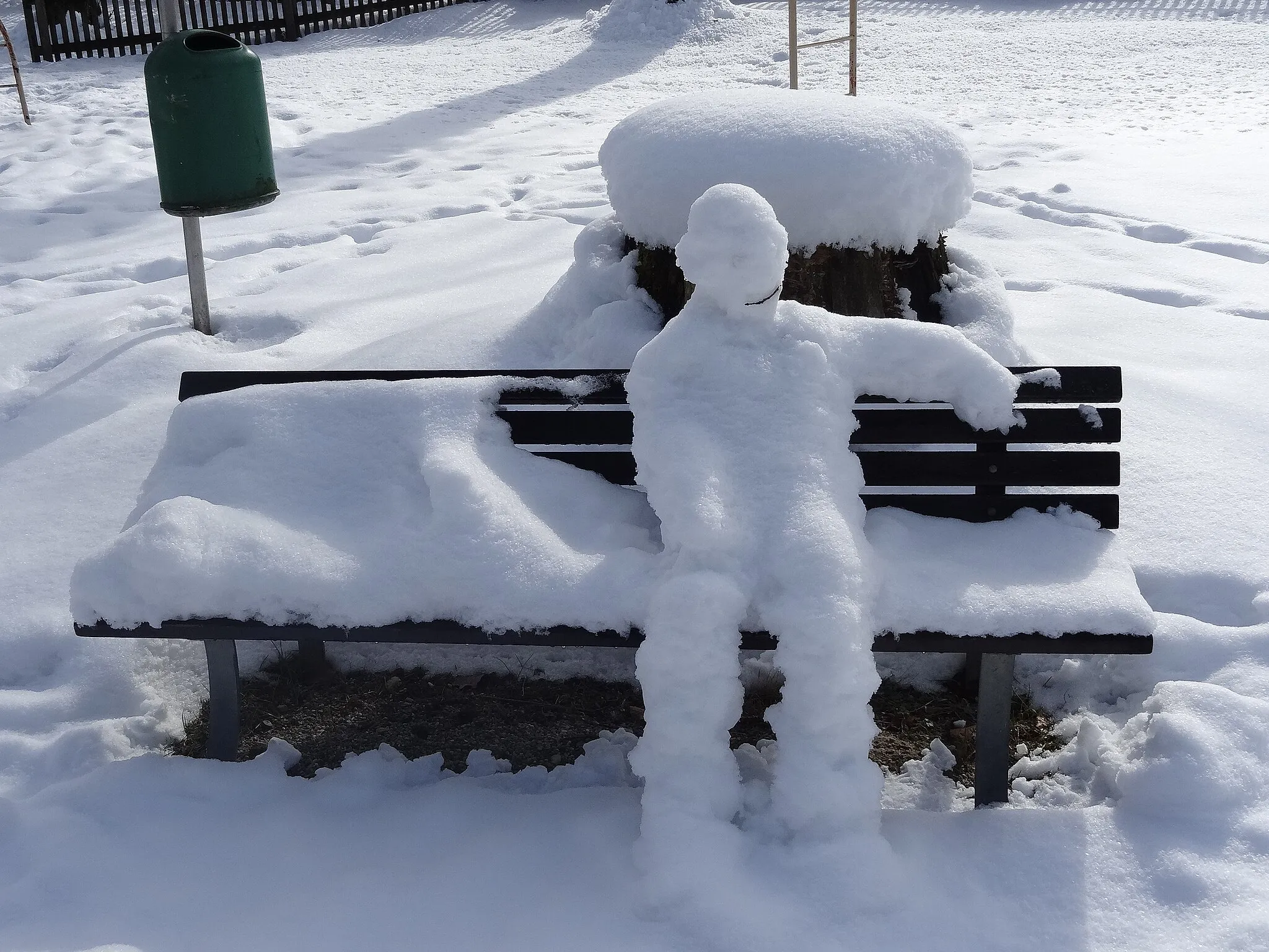 Photo showing: Sitting snowman in Murnau