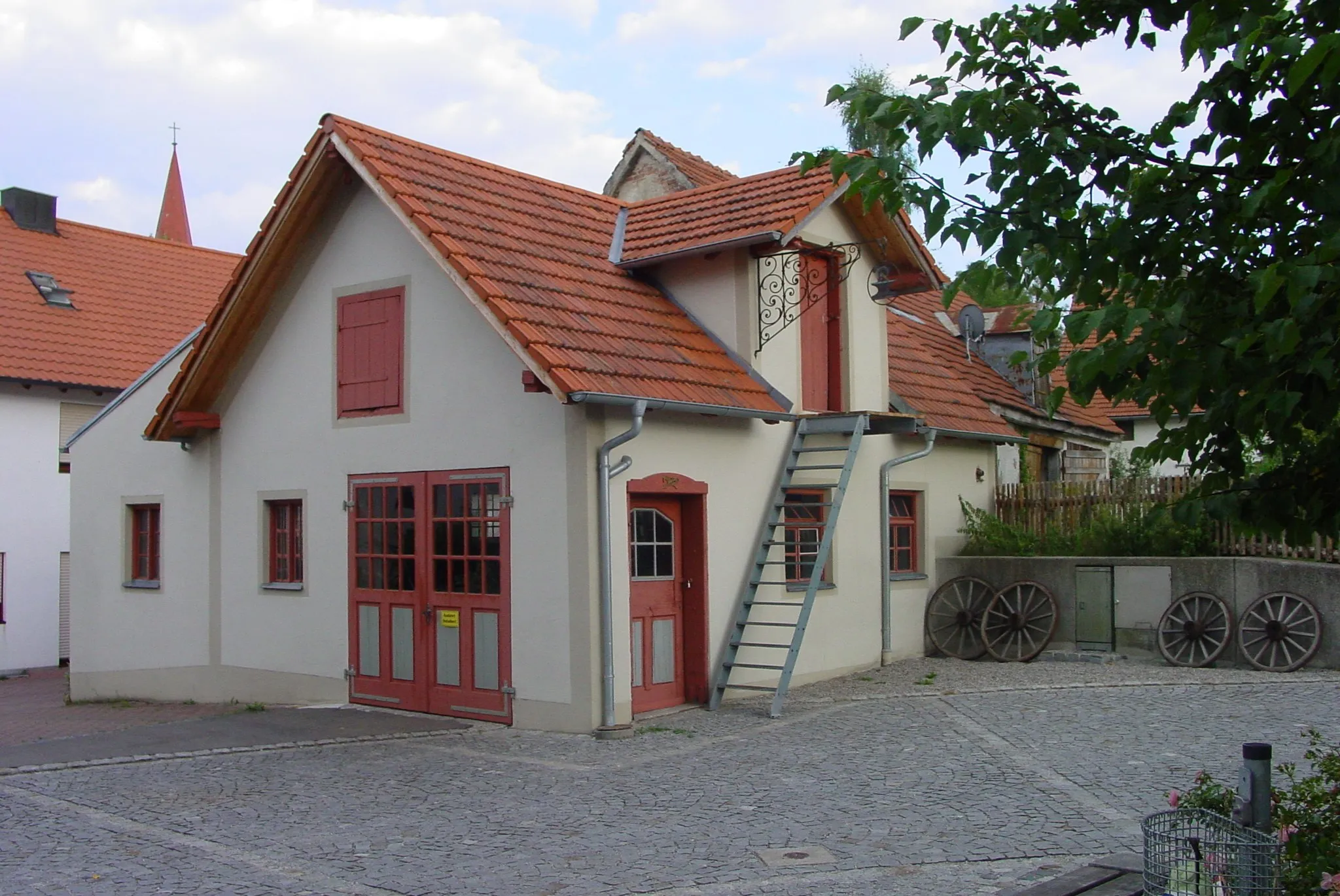 Photo showing: Alte Schmiede am Dorfplatz Althegnenberg