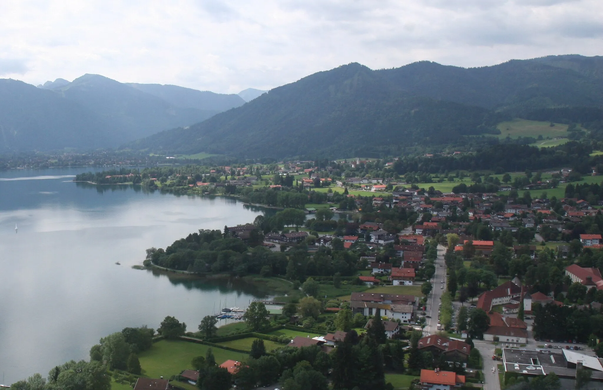 Photo showing: Luftaufnahme von Bad Wiessee mit Blick Richtung Süden