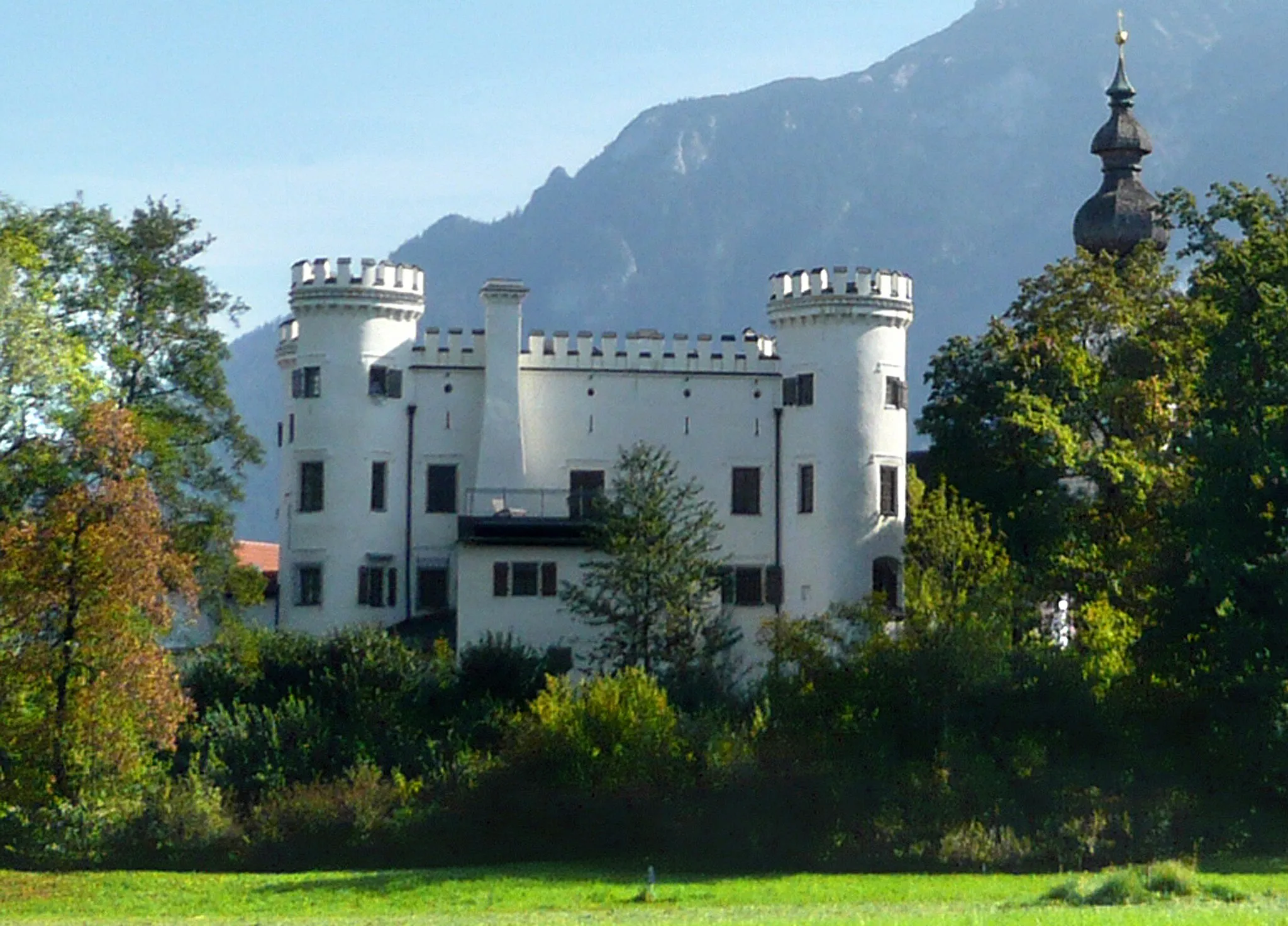Photo showing: View to the Marzoll castle near Bad Reichenhall in Bavaria, Germany