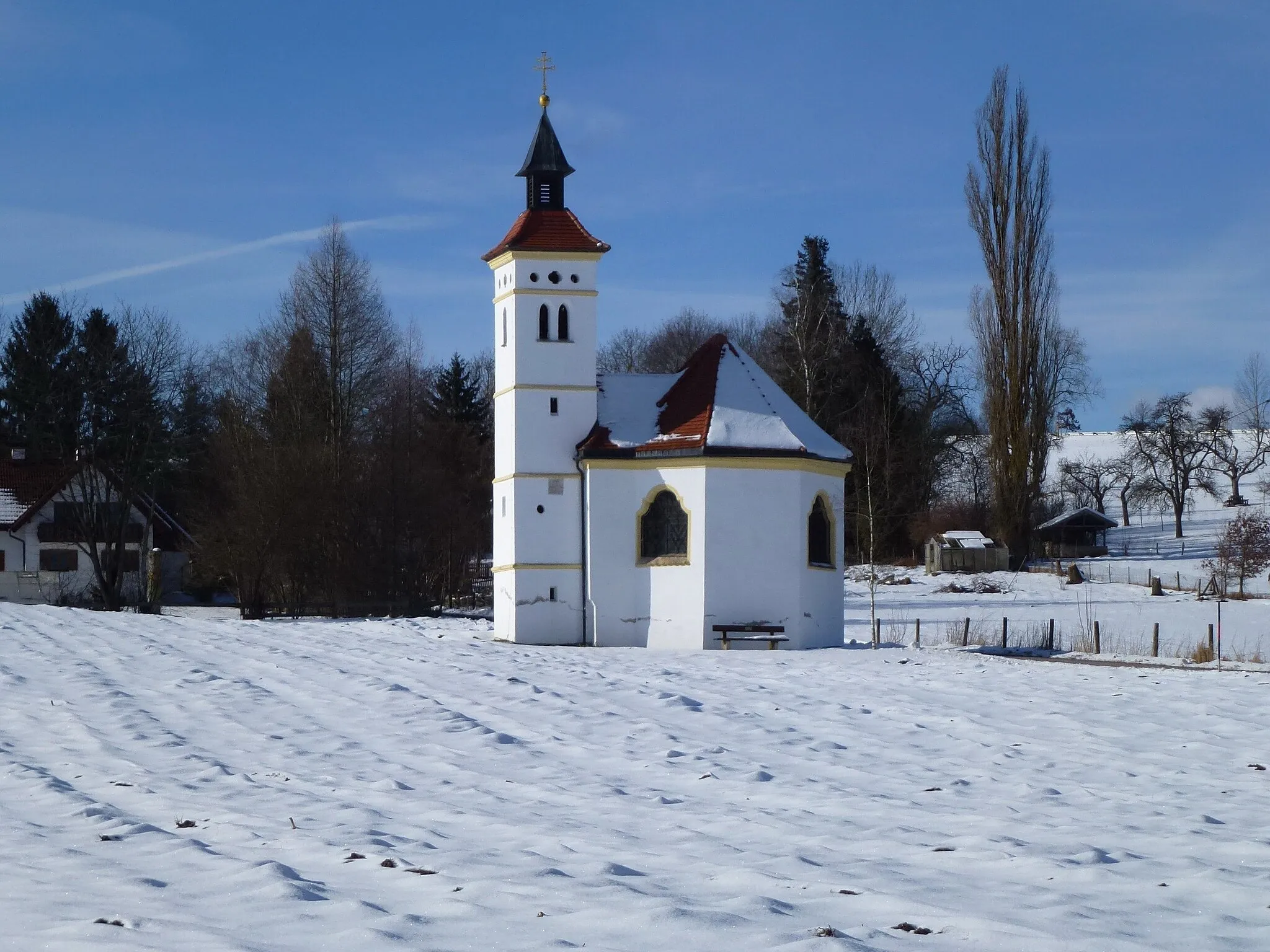 Photo showing: Dießen-Bischofsried: Katholische Kapelle Maria Schnee. Ansicht aus Ost-Süd-Ost