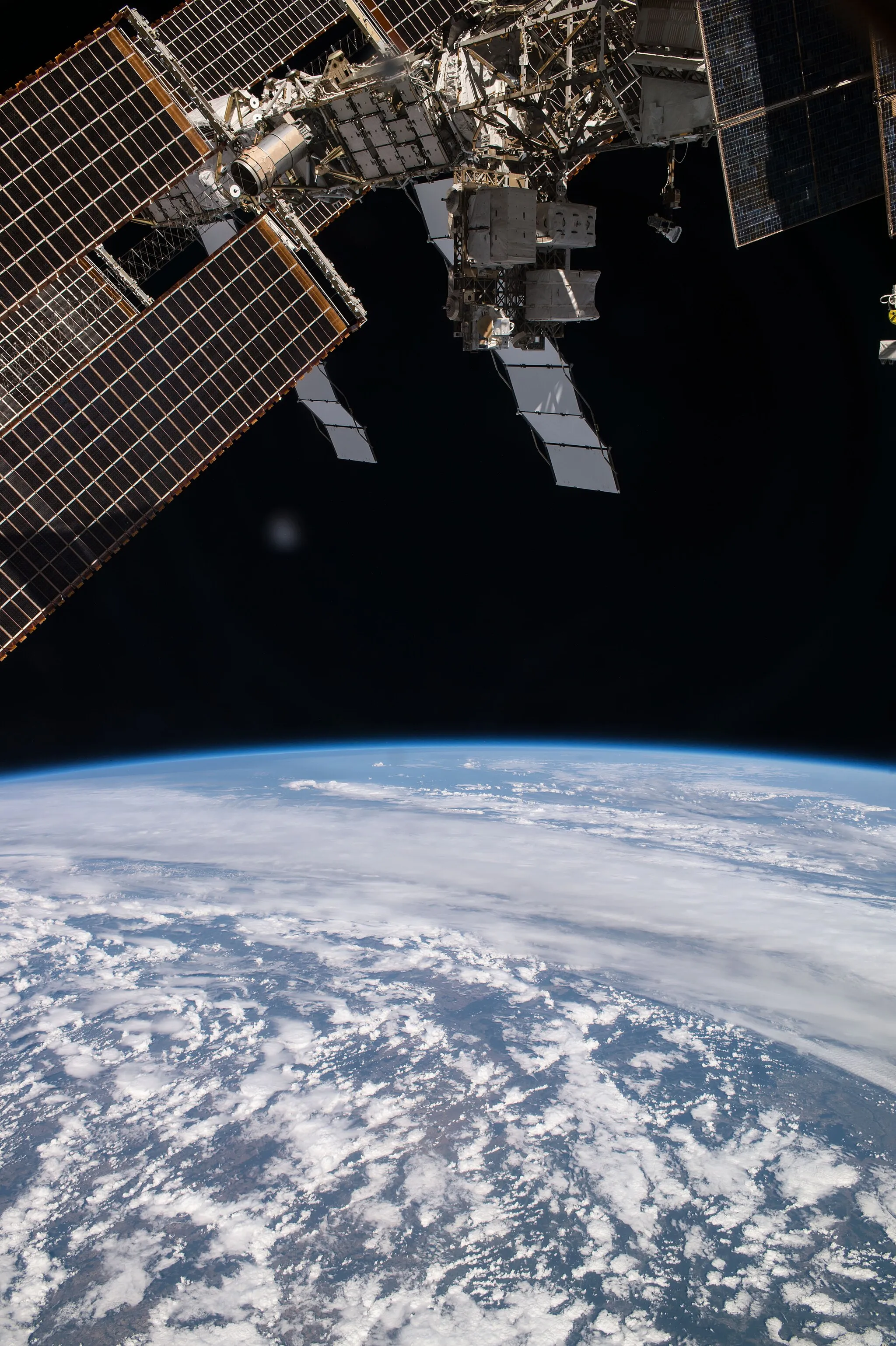 Photo showing: View of Earth taken during ISS Expedition 52.