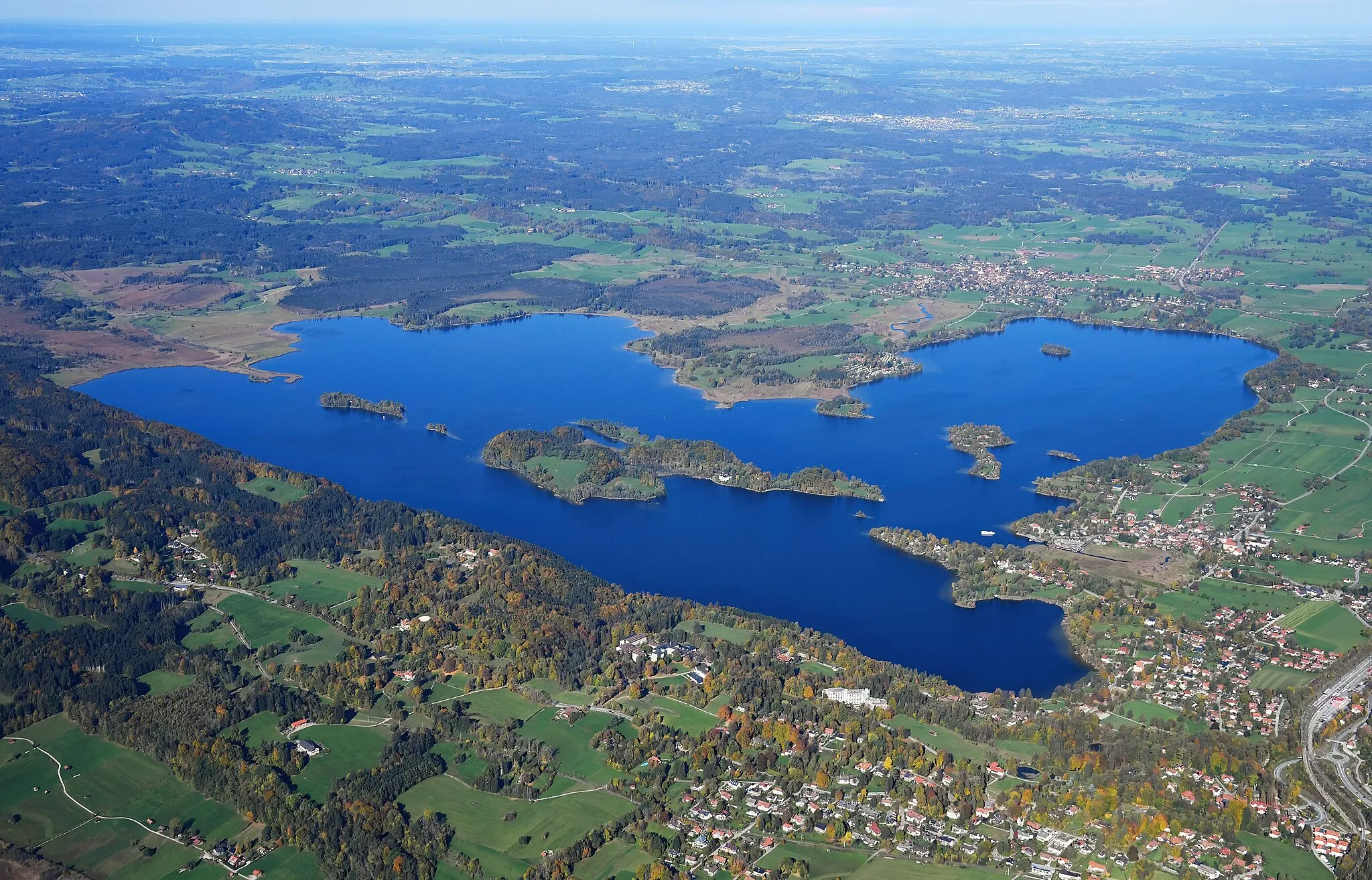Photo showing: Aerial image of the Staffelsee (view from the southeast)