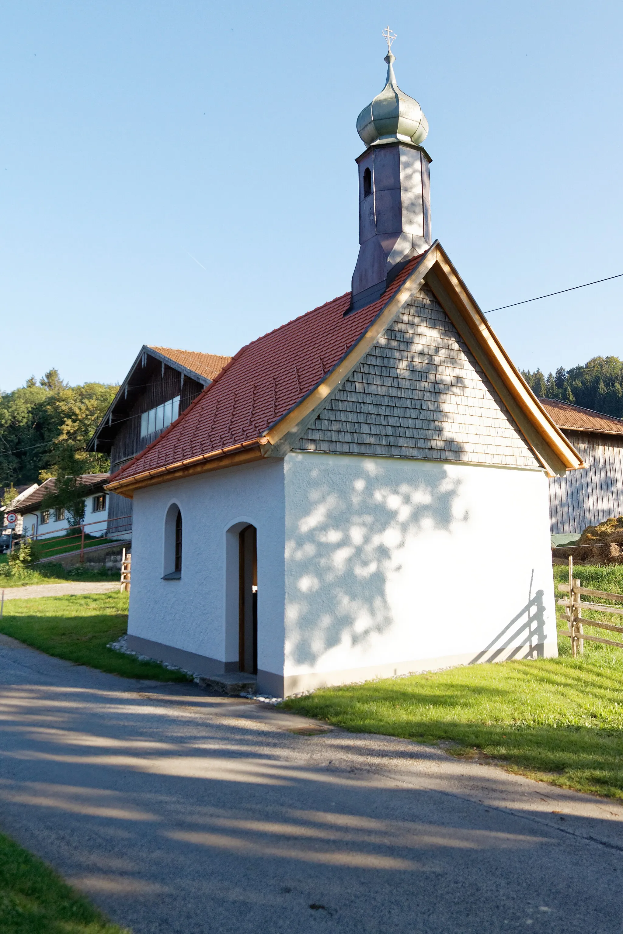 Photo showing: Heilig-Kreuz-Kapelle im Ortsteil Kraggenau von Bad Kohlgrub
