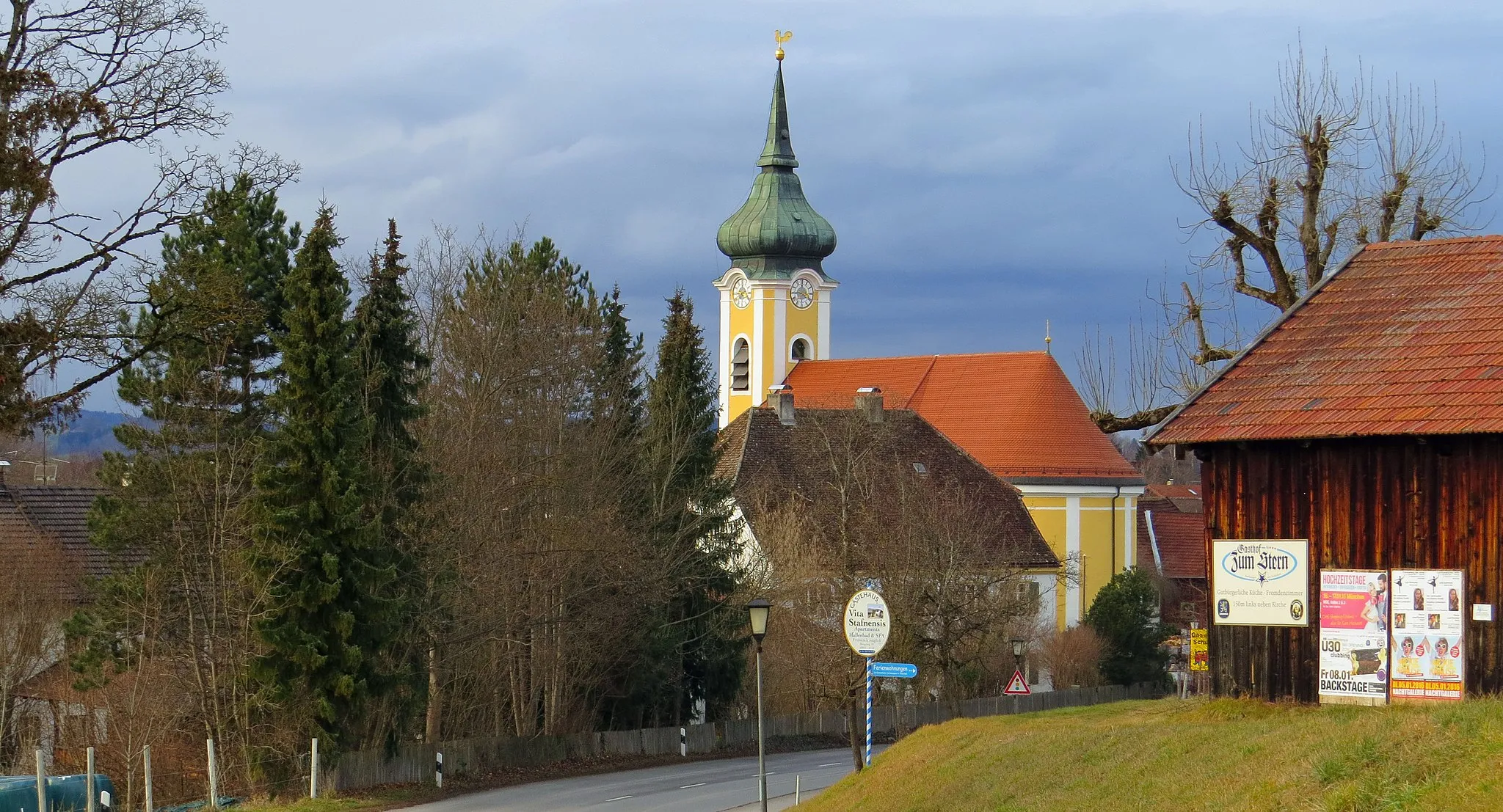 Photo showing: Kirche und Pfarrhof in Seehausen am Staffelsee