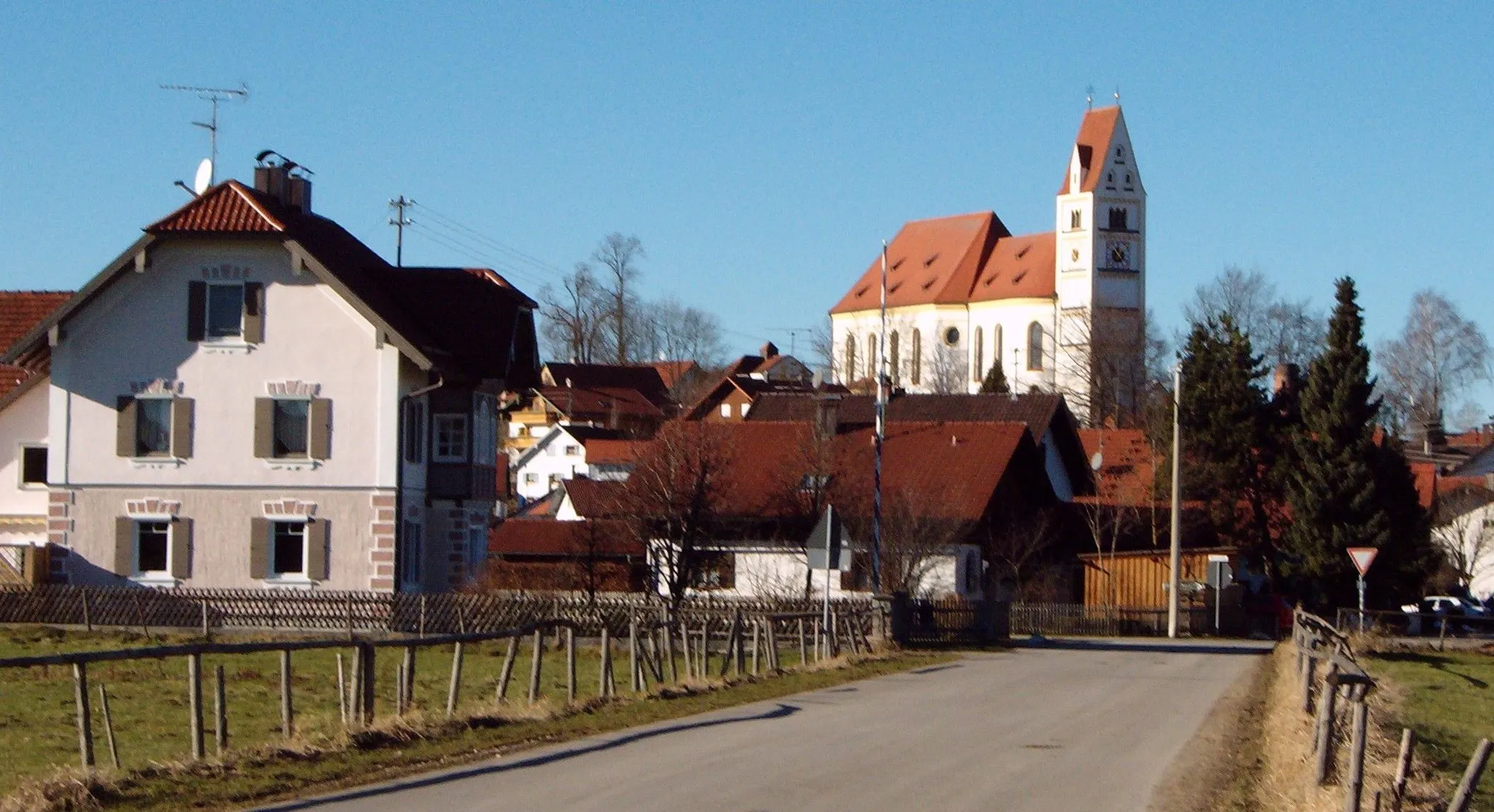 Photo showing: view of Denklingen, District of Landsberg am Lech, Bavaria, Germany with church St. Michael