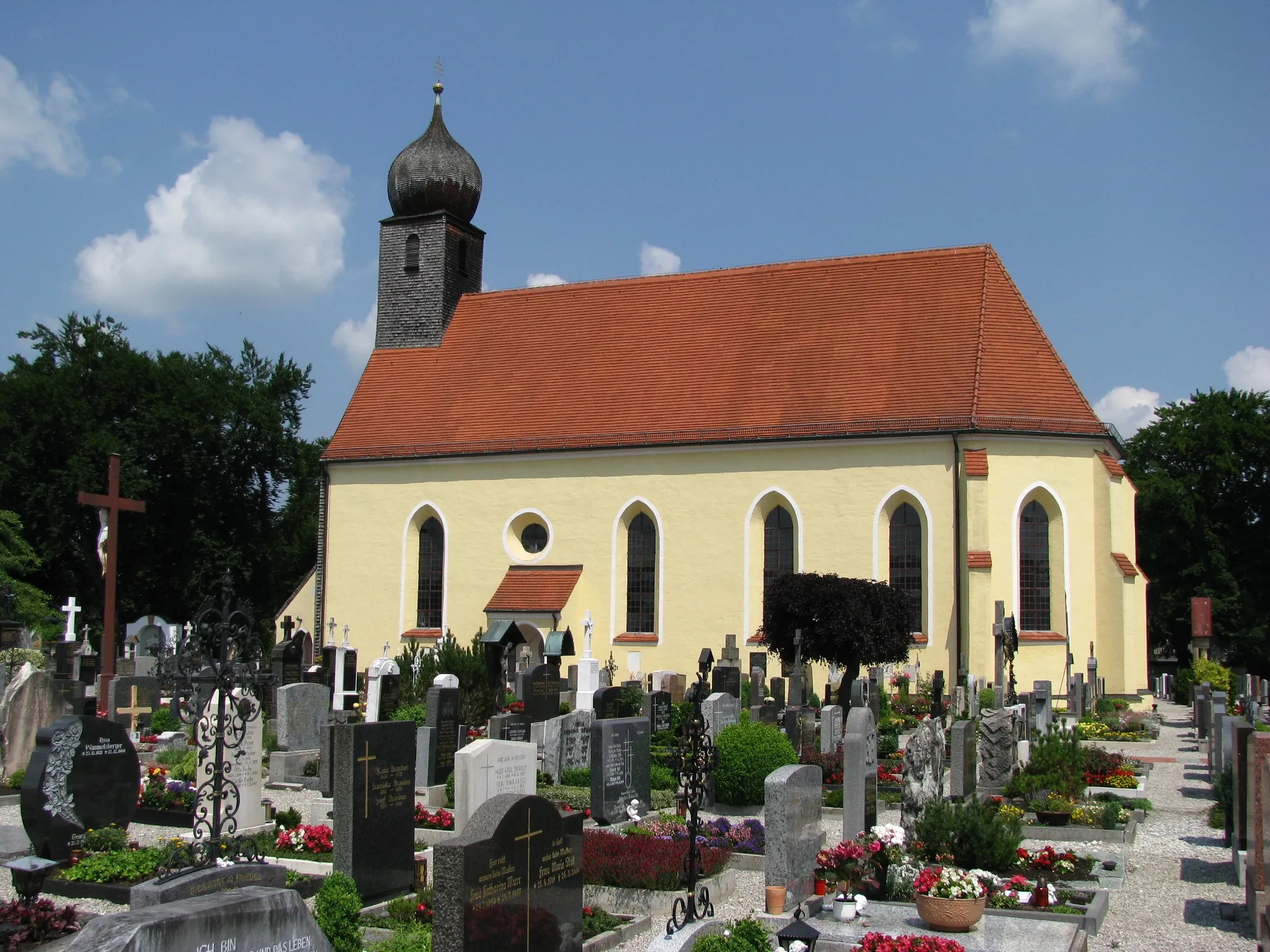 Photo showing: Kirche St. Nantwein, heute die Friedhofskirche der Pfarrei Wolfratshausen