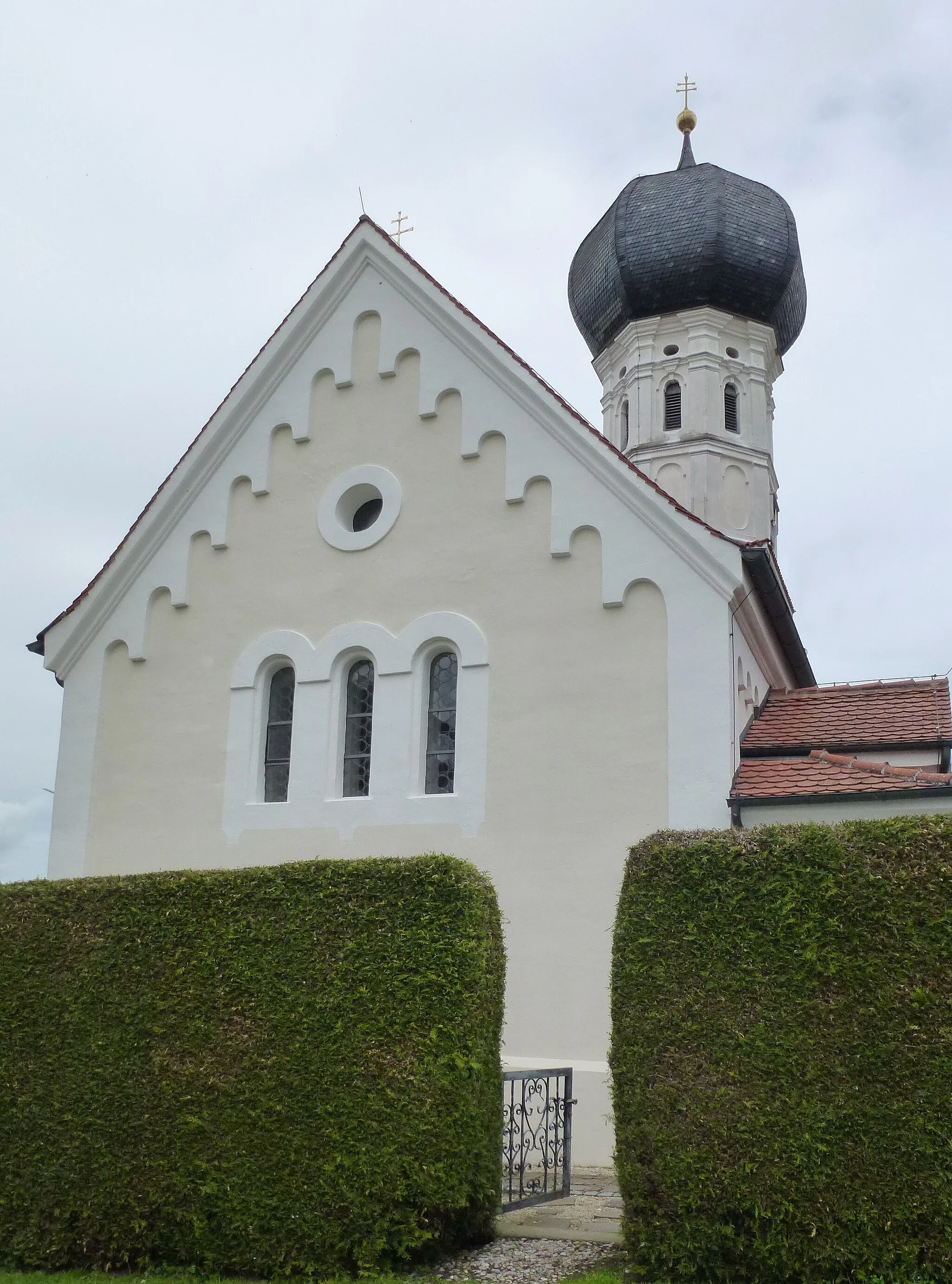 Photo showing: Rumeltshausen (Gde Schwabhausen) Dorfstr25, Kirche St.  Laurentius. Aufnahme aus Westen