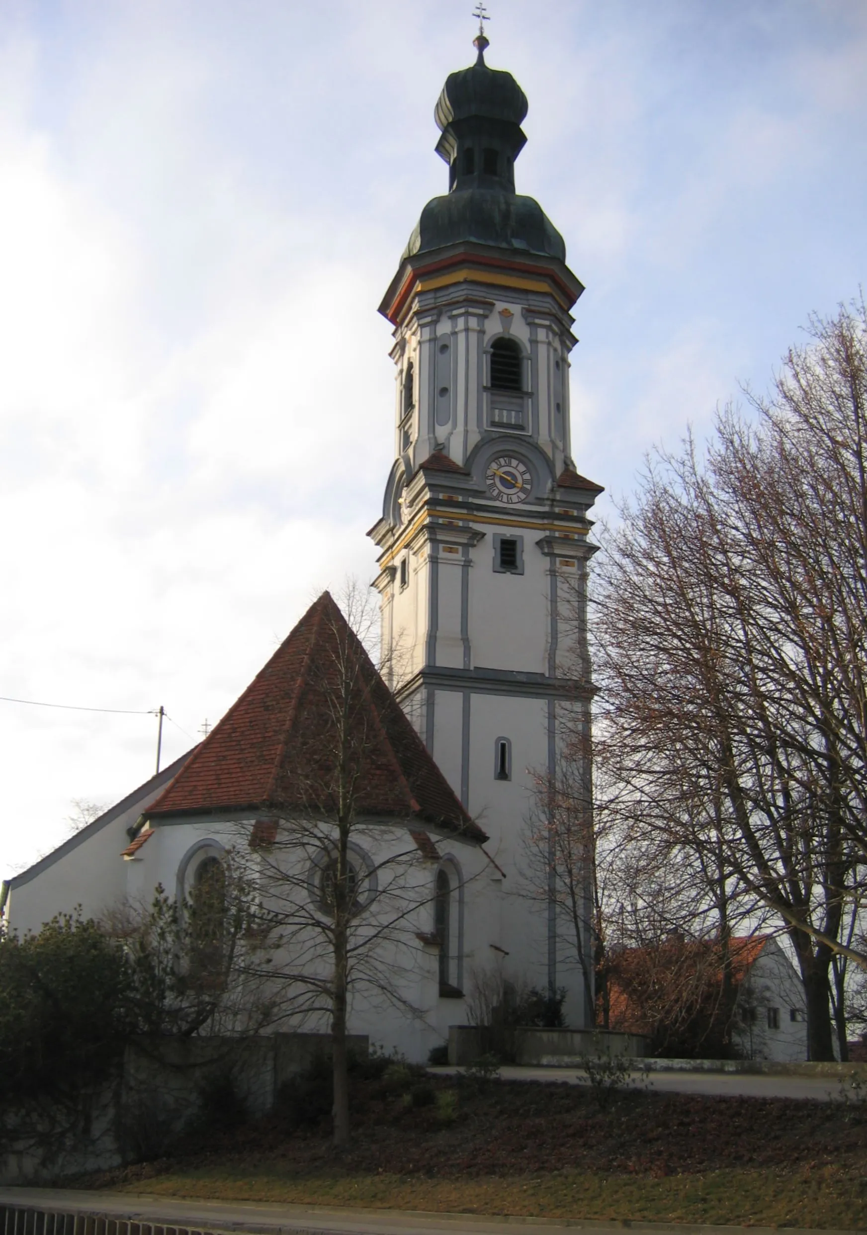 Photo showing: Die Kirche St. Quirinus mit dem mächtigen Turm