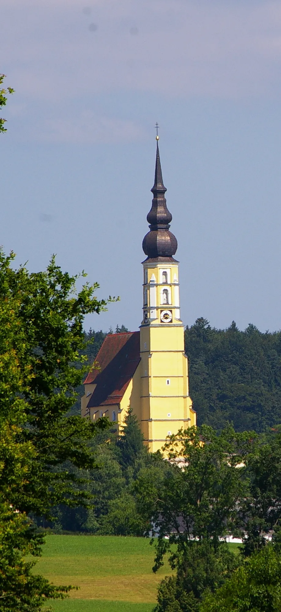 Photo showing: parish church Eggelsberg