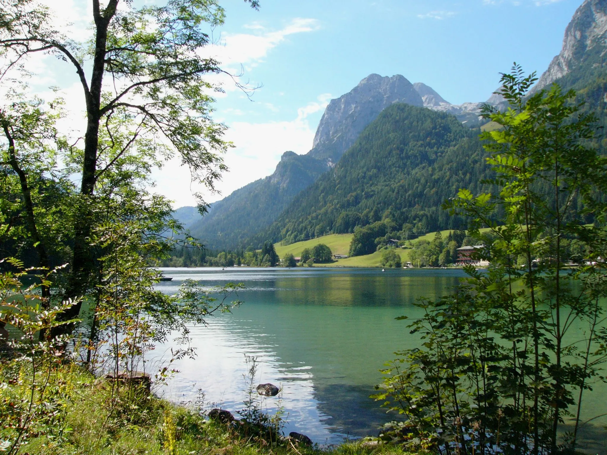 Photo showing: Description: Hintersee, Lake in Bavaria, Germany

Source: own work
Uploader: User:Nikater
Date: October 31, 2006
Other Versions: none
License status: