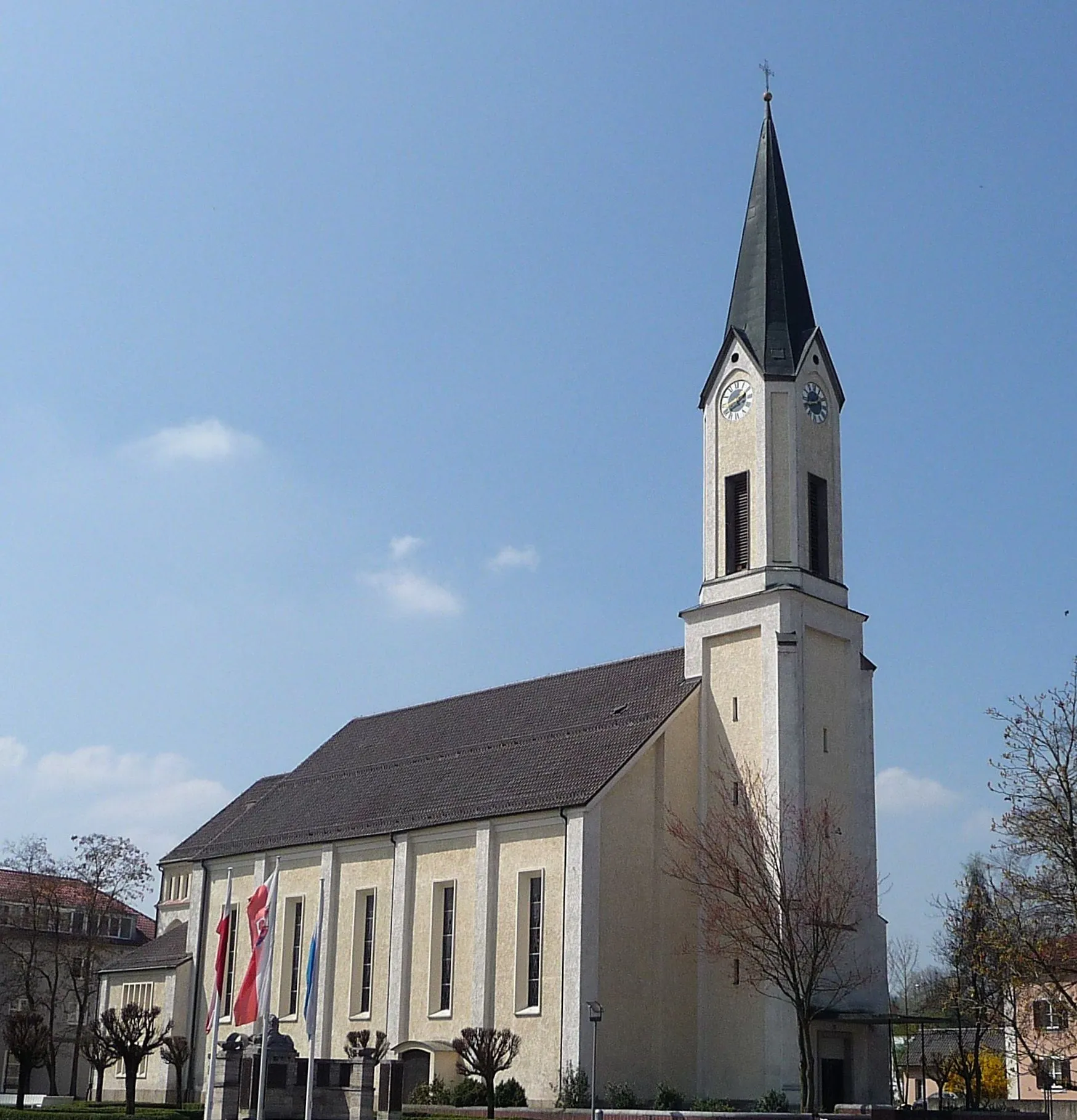 Photo showing: Die Stadtpfarrkirche Maria Unbefleckte Empfängnis in Simbach am Inn