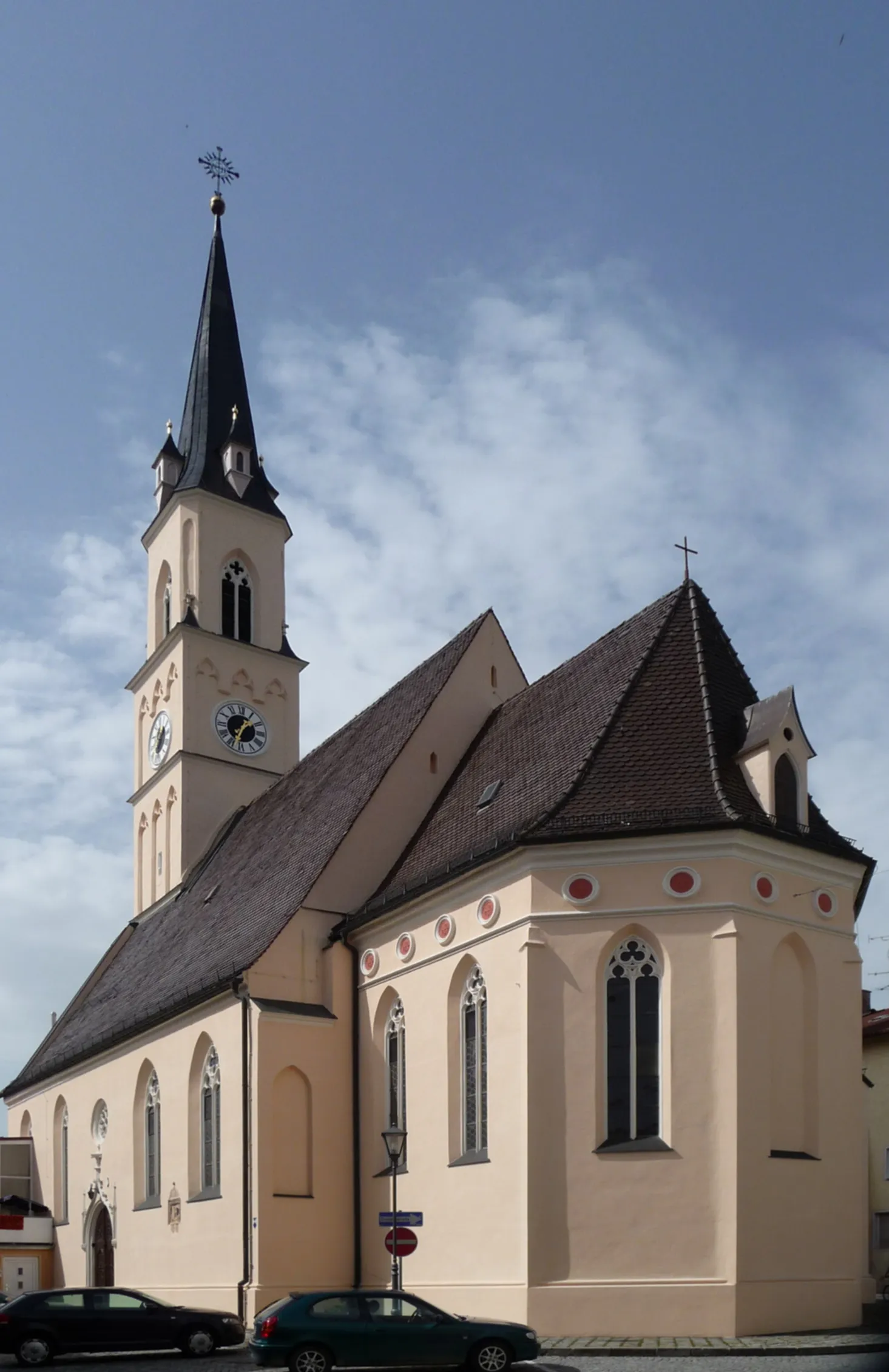 Photo showing: Neumarkt-Sankt Veit, exterior view of St John the Baptist's Subsidiary Church facing west.