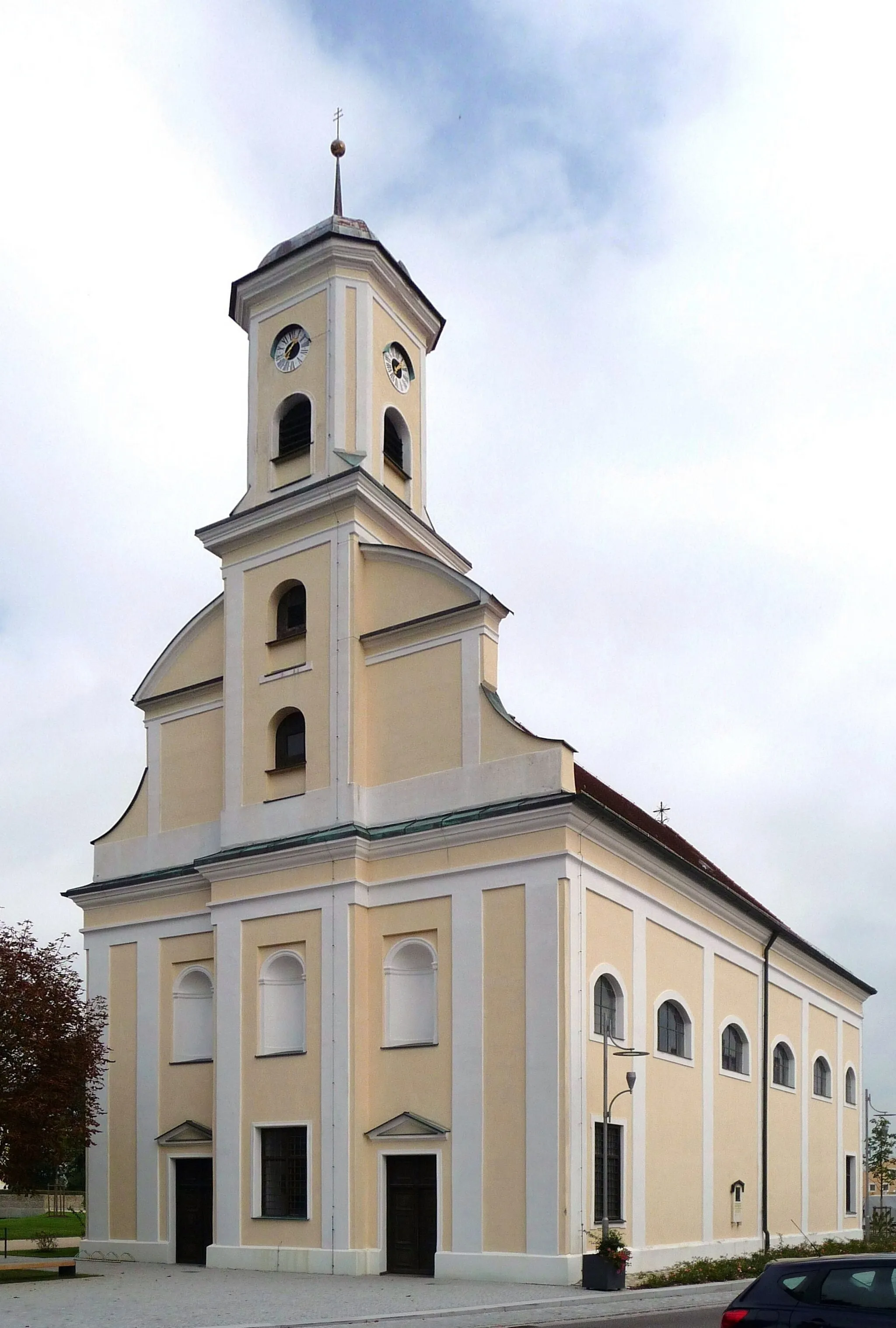 Photo showing: Die Marktkirche St. Georg in Tüßling