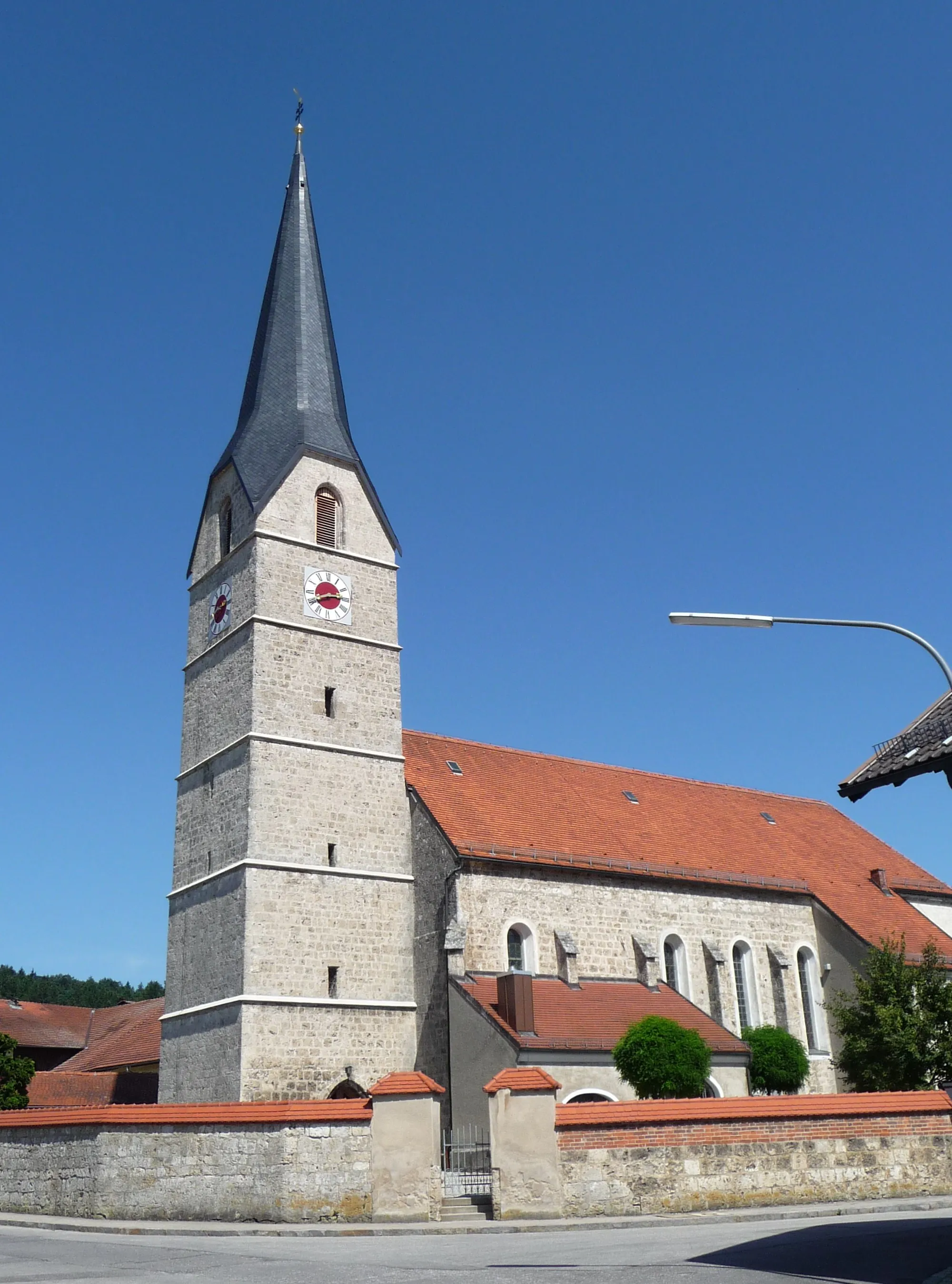 Photo showing: Die Pfarrkirche St. Laurentius in Stammham