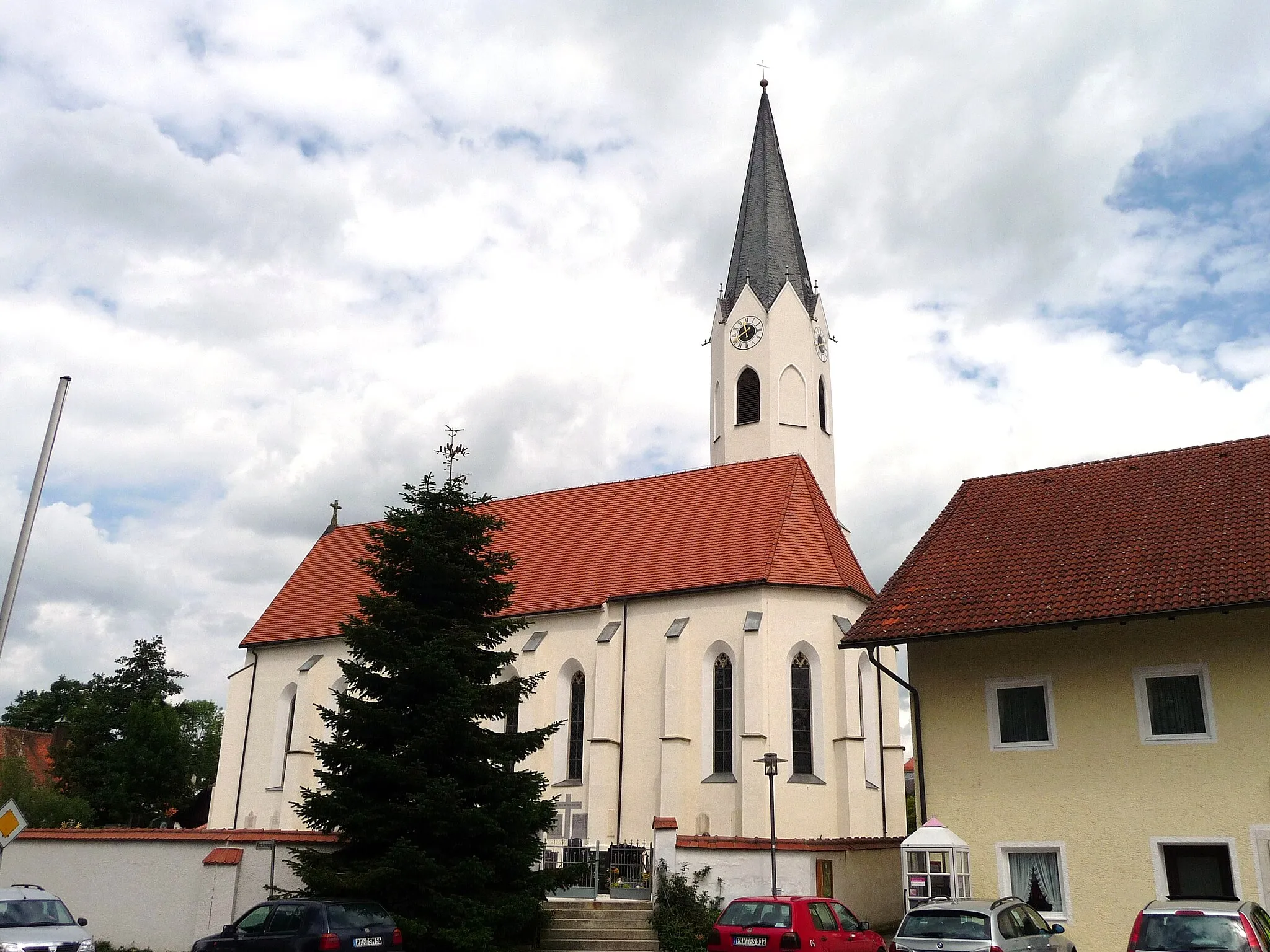 Photo showing: Die Pfarrkirche St. Stephanus in Malgersdorf