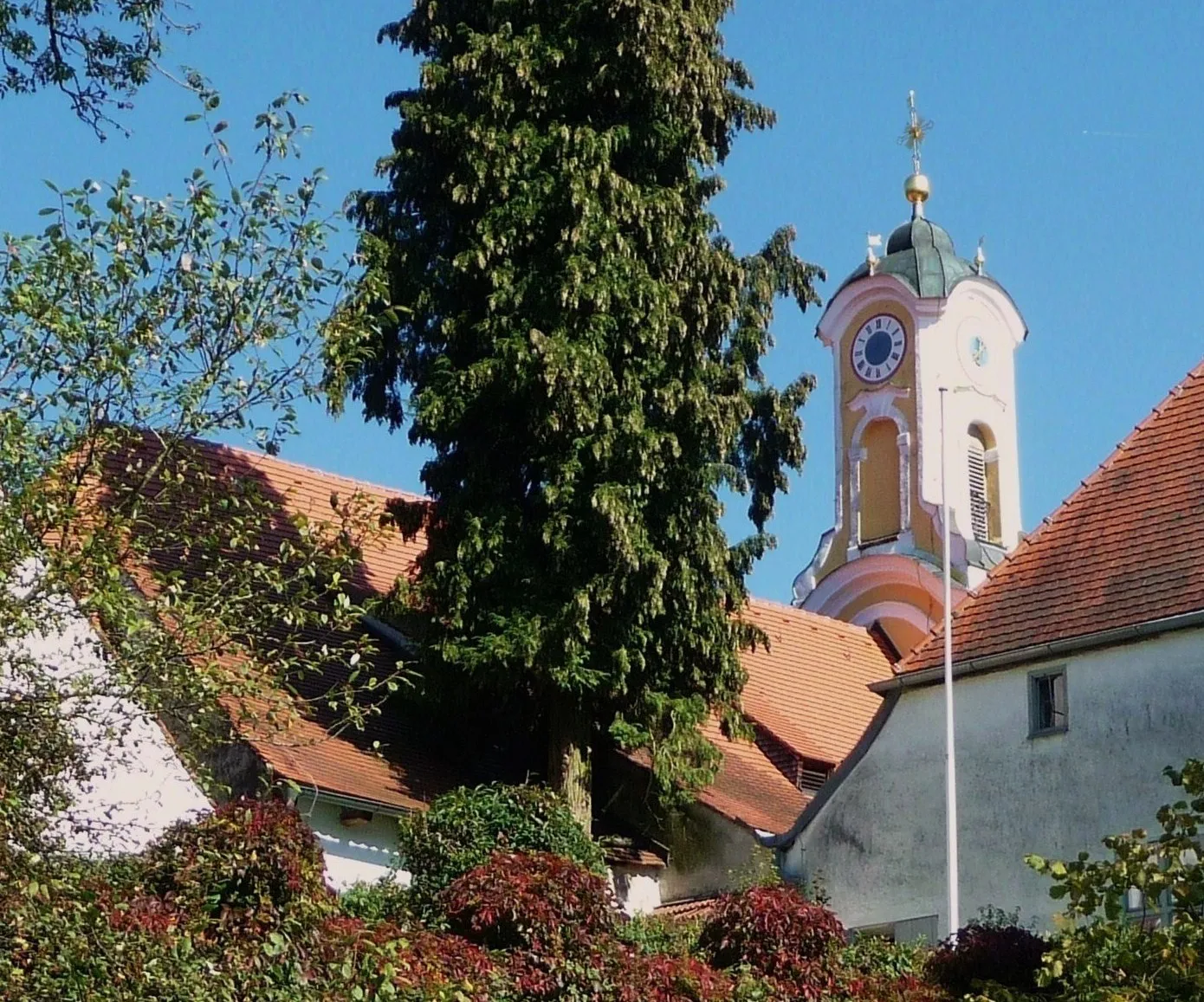 Photo showing: Die Schlosskirche St. Johannes der Täufer in Neufraunhofen