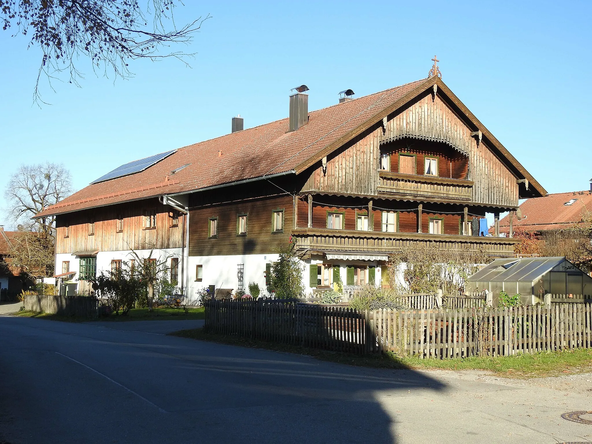 Photo showing: Bauernhaus im Ortsteil Osterhofen
