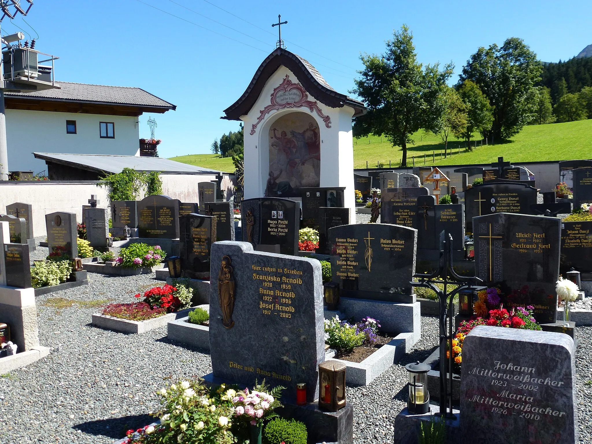 Photo showing: Friedhof mit Friedhofskapelle - Dorf, Hochfilzen
