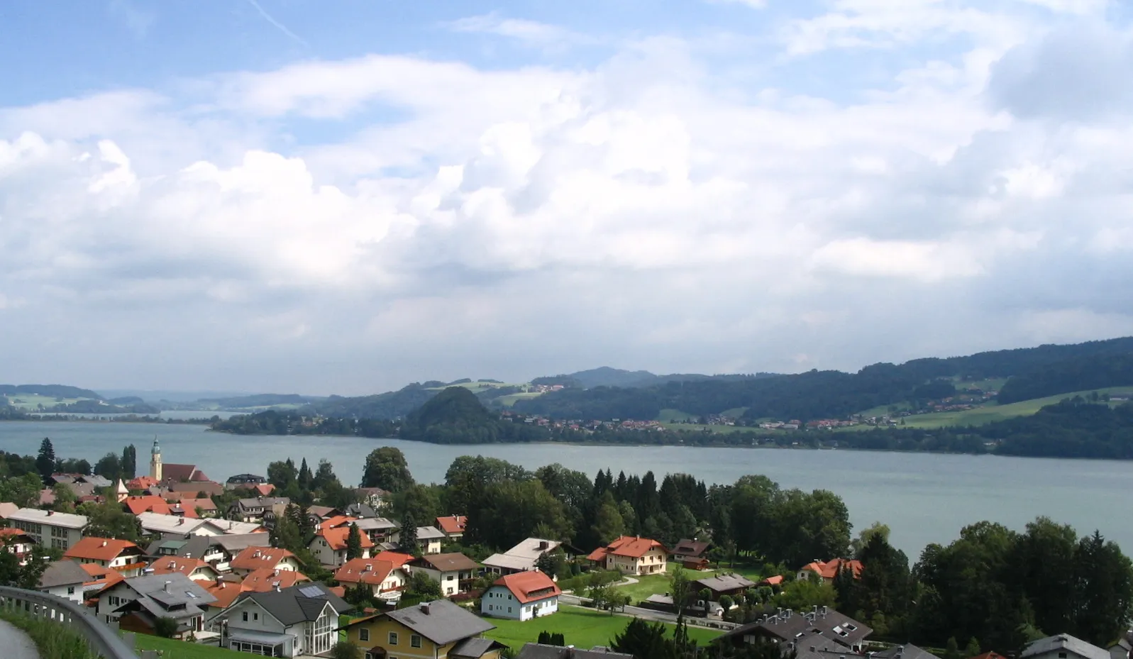 Photo showing: Obertrumersee, Salzburger Land
Seeham - Salzburger Land
Austria
Author: Lombardelli

Year: 2004
