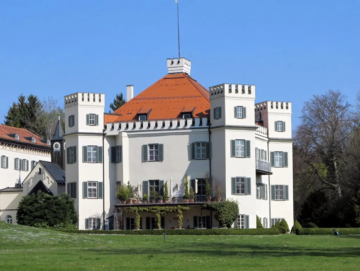 Photo showing: castle Possenhofen, view from South