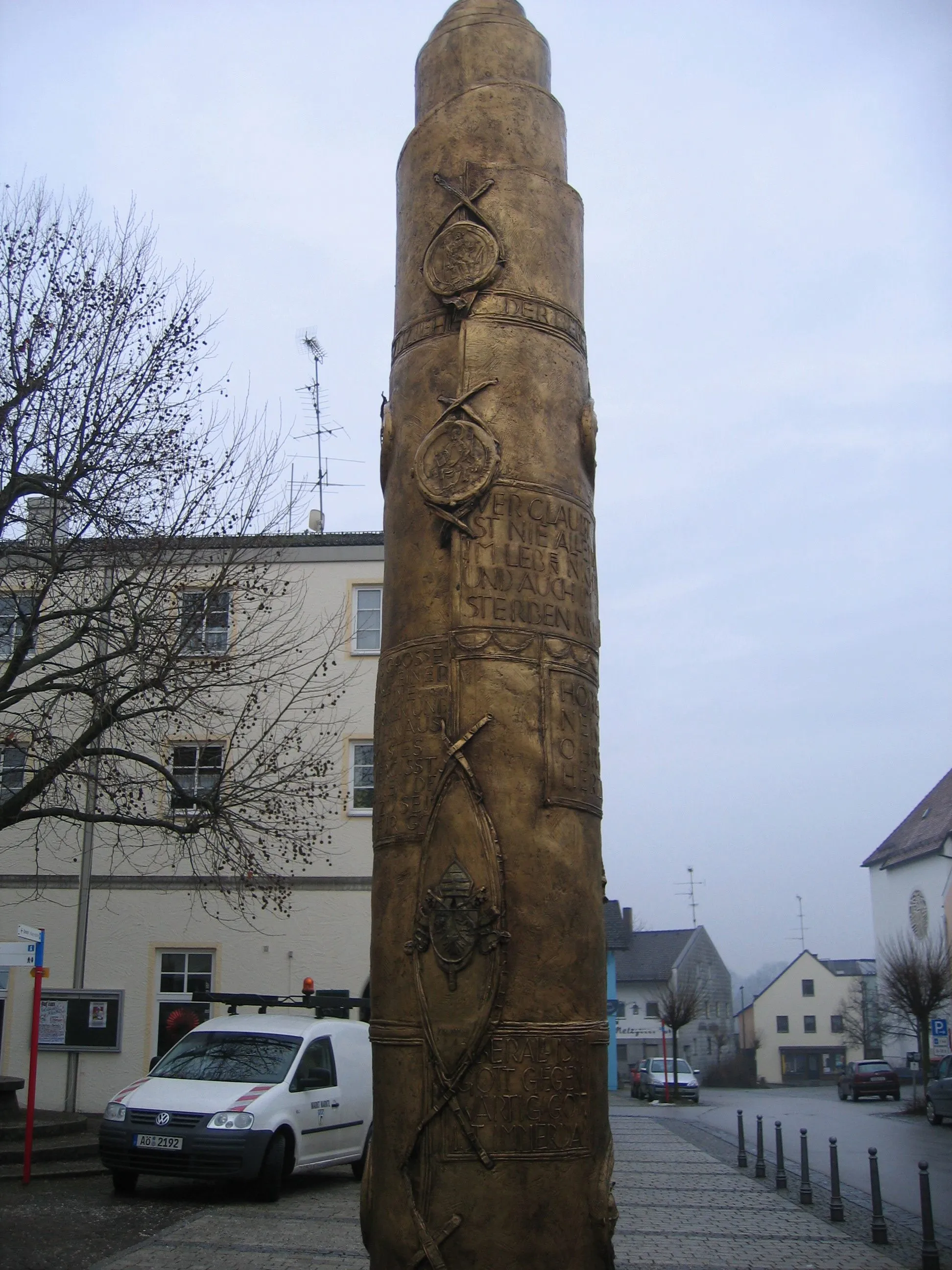 Photo showing: Die "Benediktsäule" in Marktl am Inn