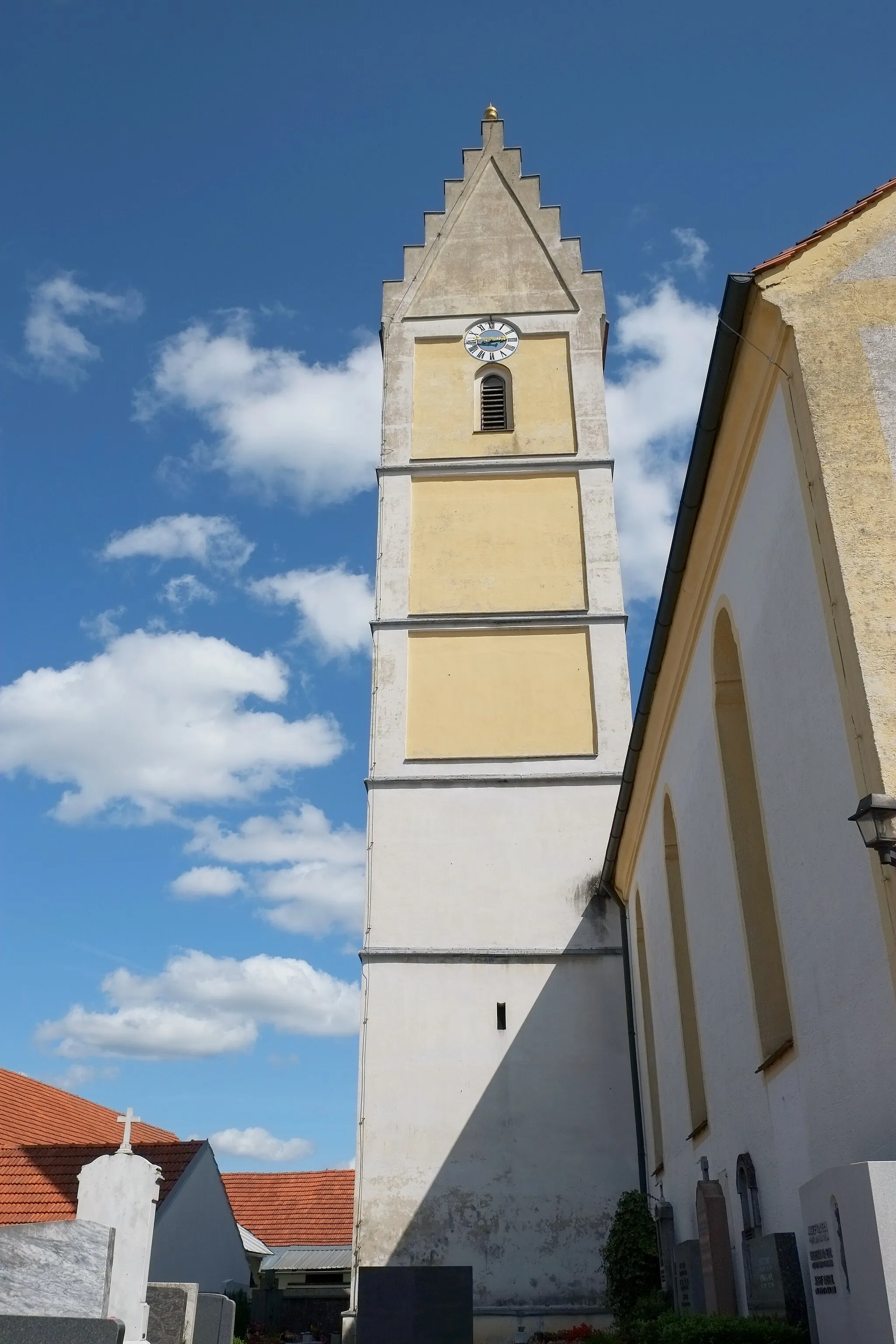 Photo showing: Katholische Pfarrkirche St. Dionysius in Pipinsried, einem Ortsteil von Altomünster im Landkreis Dachau (Bayern, Deutschland)