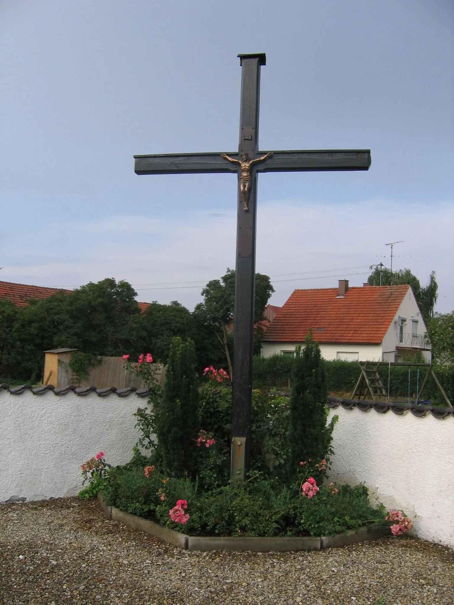 Photo showing: Das Friedhofskreuz in Altmannstetten