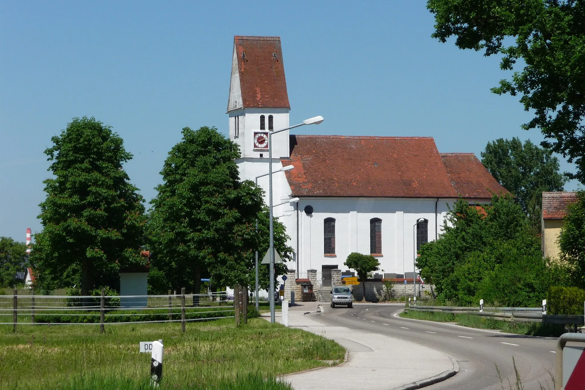 Photo showing: Die Pfarrkirche Zell bei Neuburg vovn / Do.
