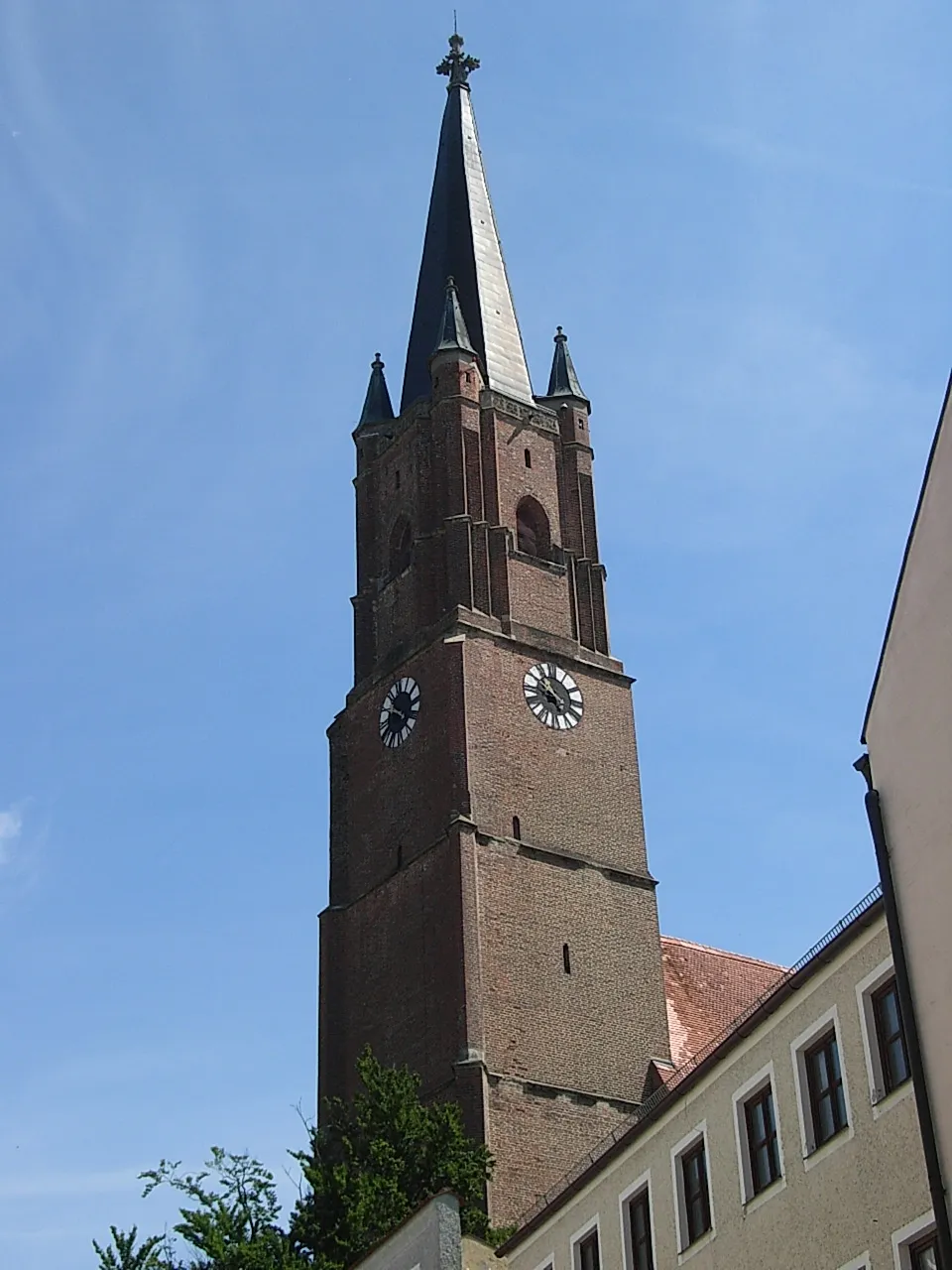 Photo showing: Turm der Stadtpfarrkirche St. Nikolaus und Stephan in Eggenfelden