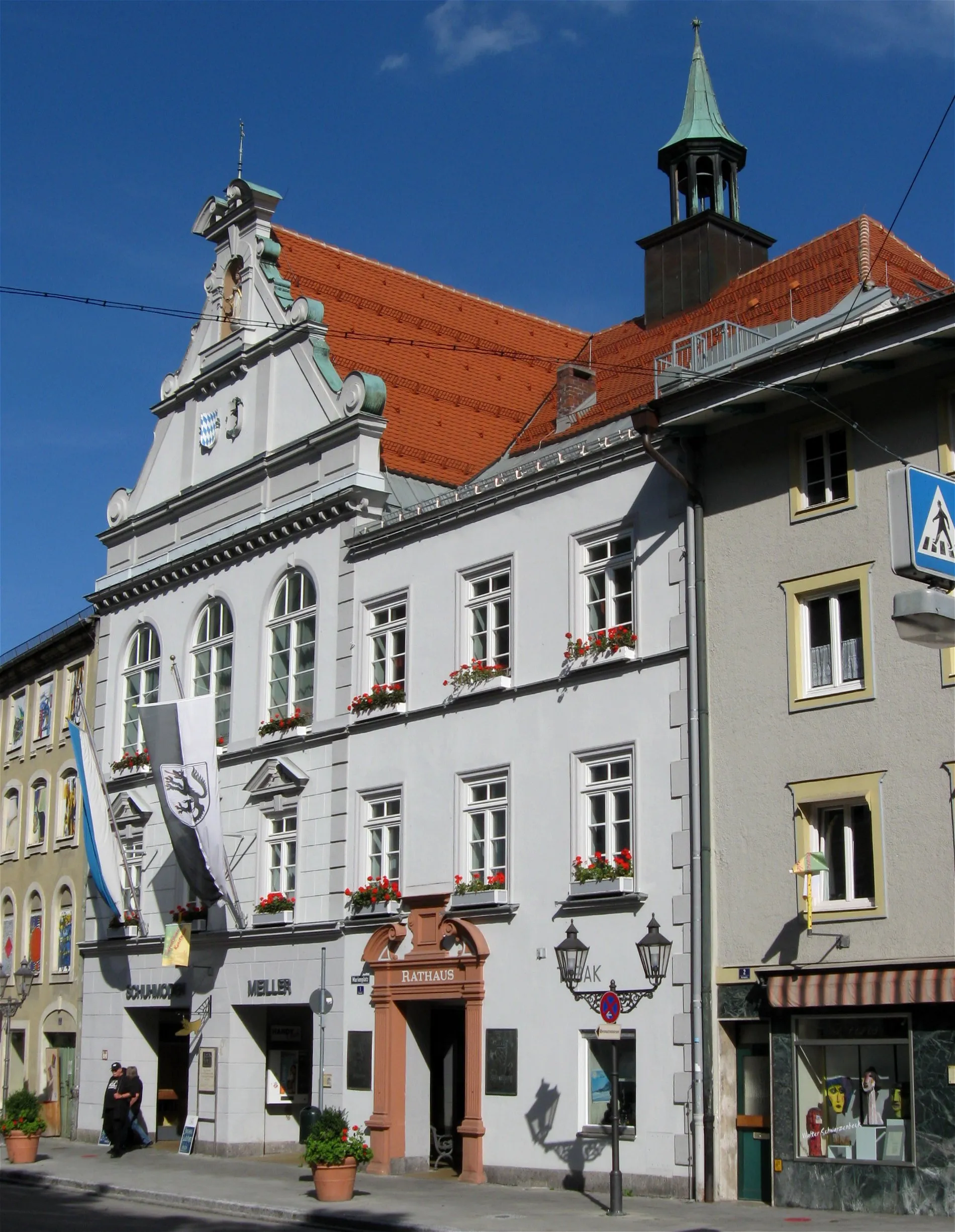 Photo showing: Marienplatz 1; Rathaus, stattlicher Bau mit Neurenaissance-Giebel, errichtet 1890.