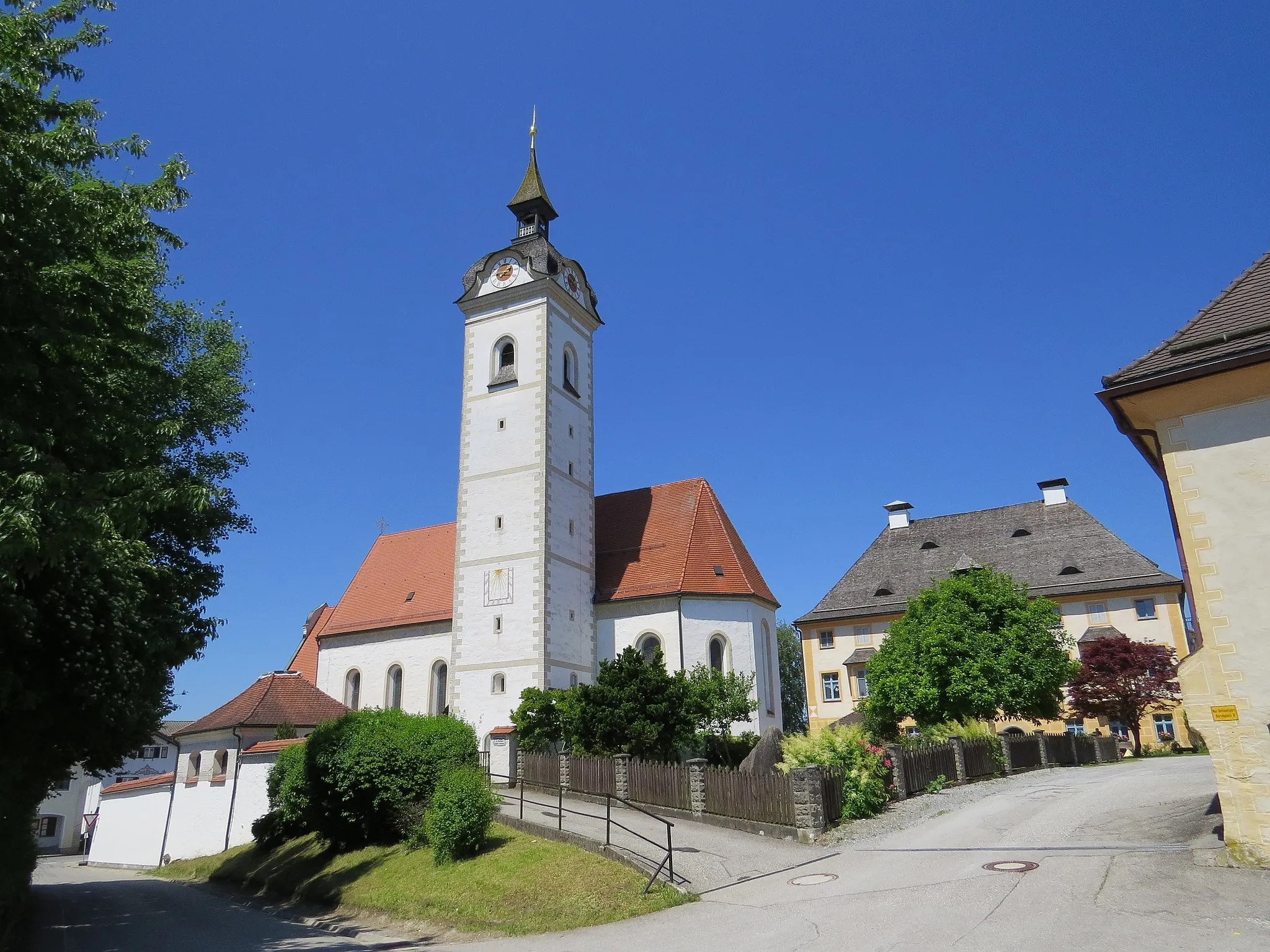 Photo showing: Kirche und Schloss in Vogtareuth