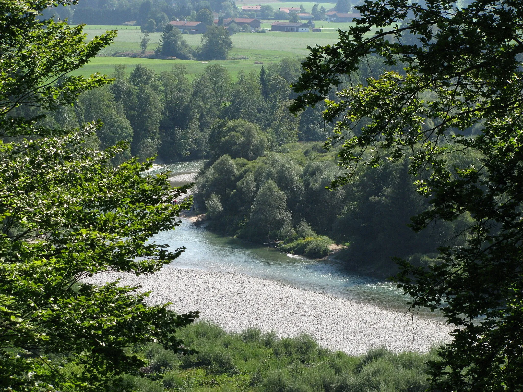 Photo showing: Die Isar vom „Malerwinkel“ aus gesehen, flussaufwärts; im Hintergrund Bairawies.