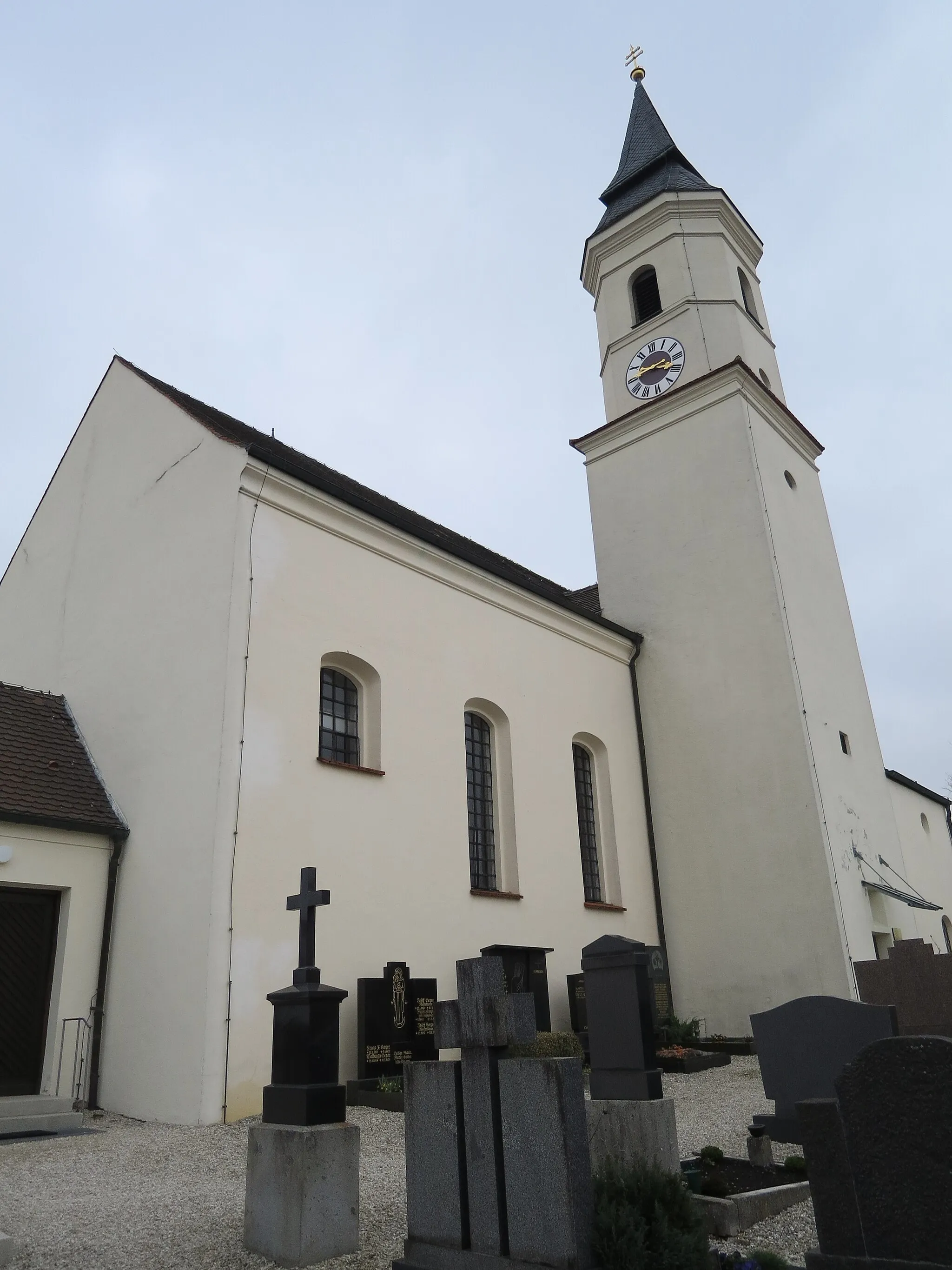 Photo showing: Die Pfarrkirche in Paunzhausen ist barock ausgestattet