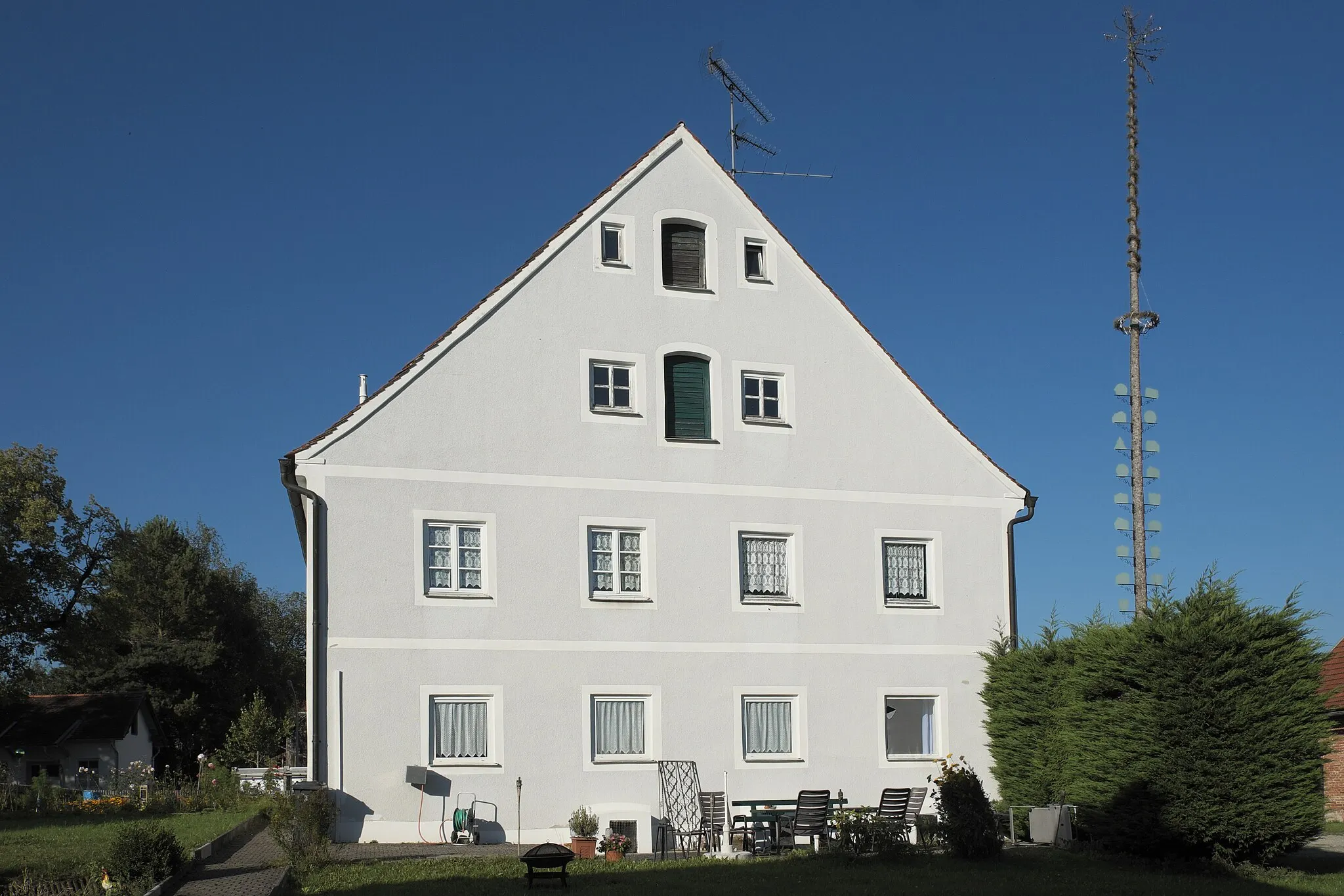 Photo showing: Ehemaliges Pfarrhaus in Dünzelbach (Moorenweis) im Landkreis Fürstenfeldbruck (Bayern/Deutschland)