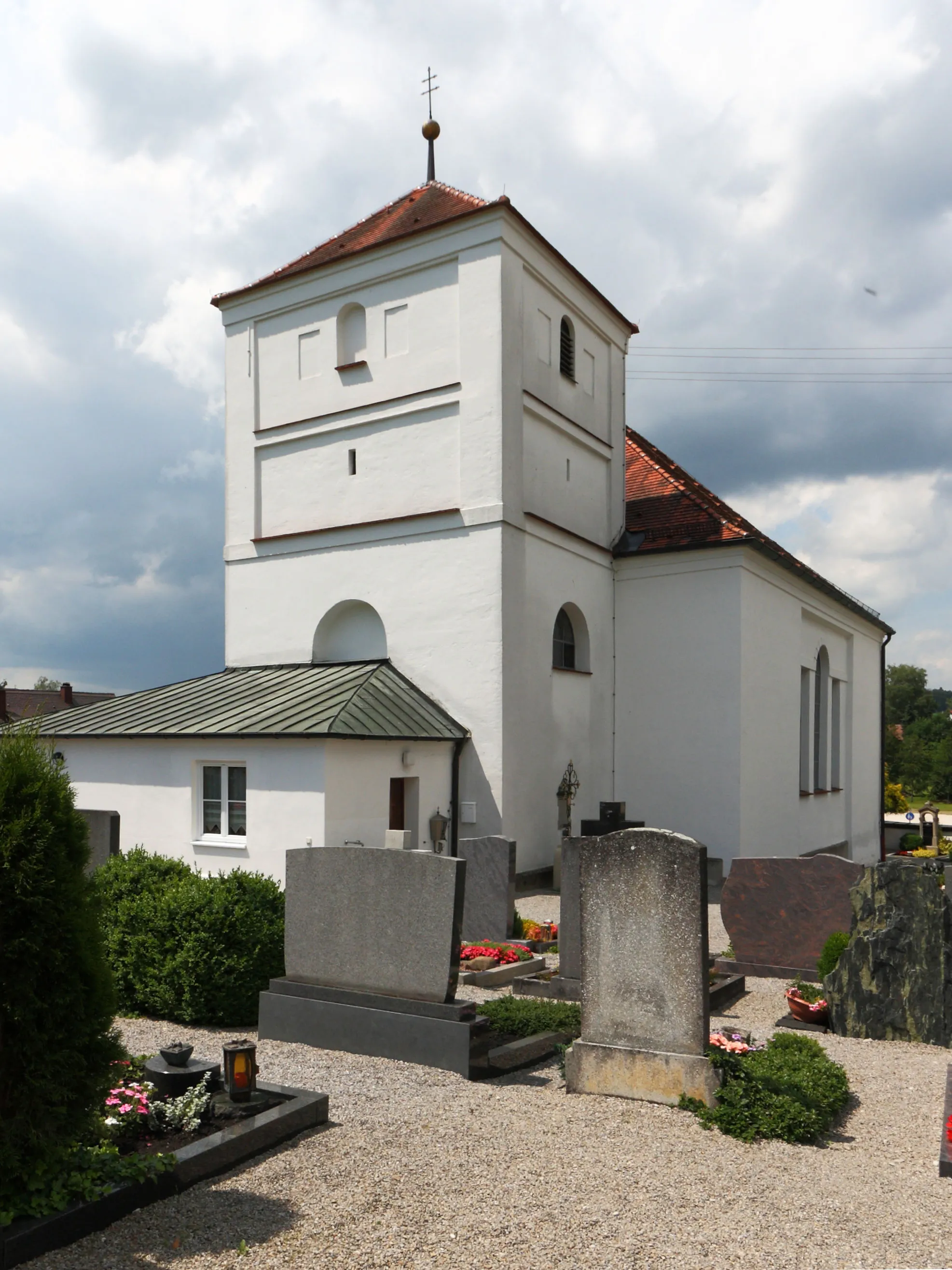 Photo showing: Pfarrkirche St. Radegundis in Waldberg; Ansicht der 1817/18 erbauten, klassizistischen Chorturmkirche von Nordosten