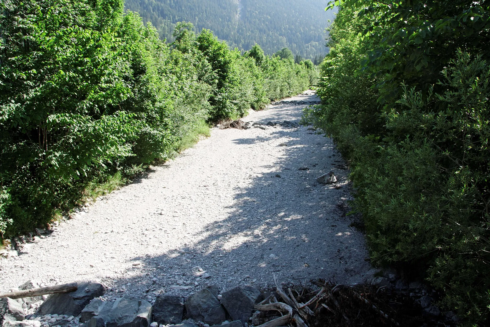 Photo showing: Ettal, leeres Flussbett der Linder im Ortsteil Graswang