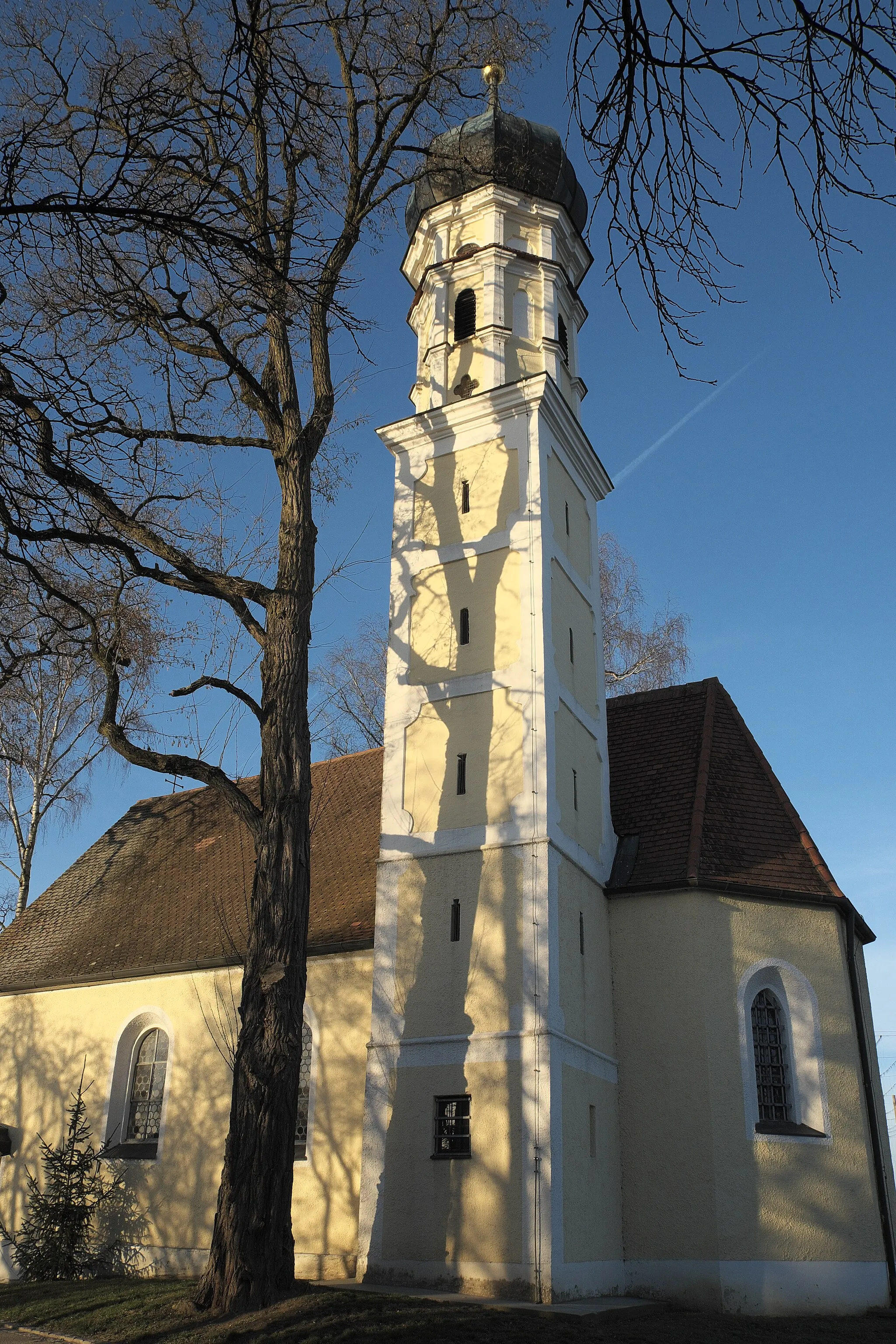 Photo showing: Katholische Filialkirche Sankt Leonhard in Strobenried, einem Ortsteil von Gerolsbach im Landkreis Pfaffenhofen an der Ilm (Bayern/Deutschland)