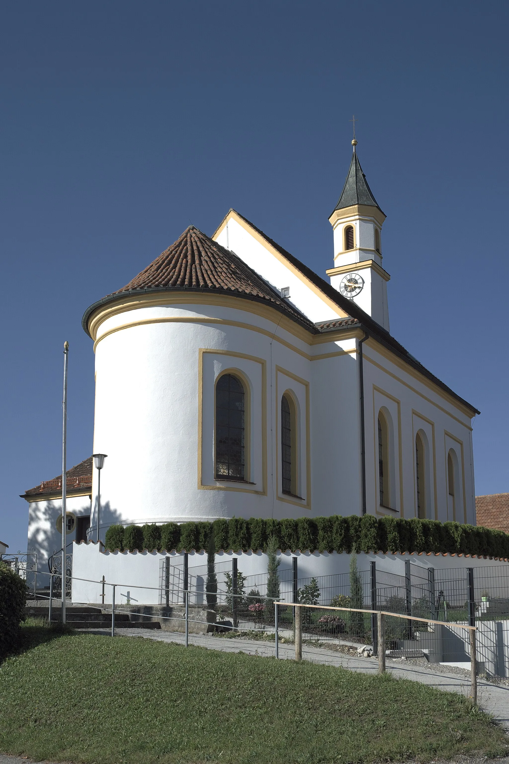 Photo showing: Katholische Filialkirche St. Pankratius in Ramsach (Penzing) im Landkreis Landsberg am Lech (Bayern/Deutschland)