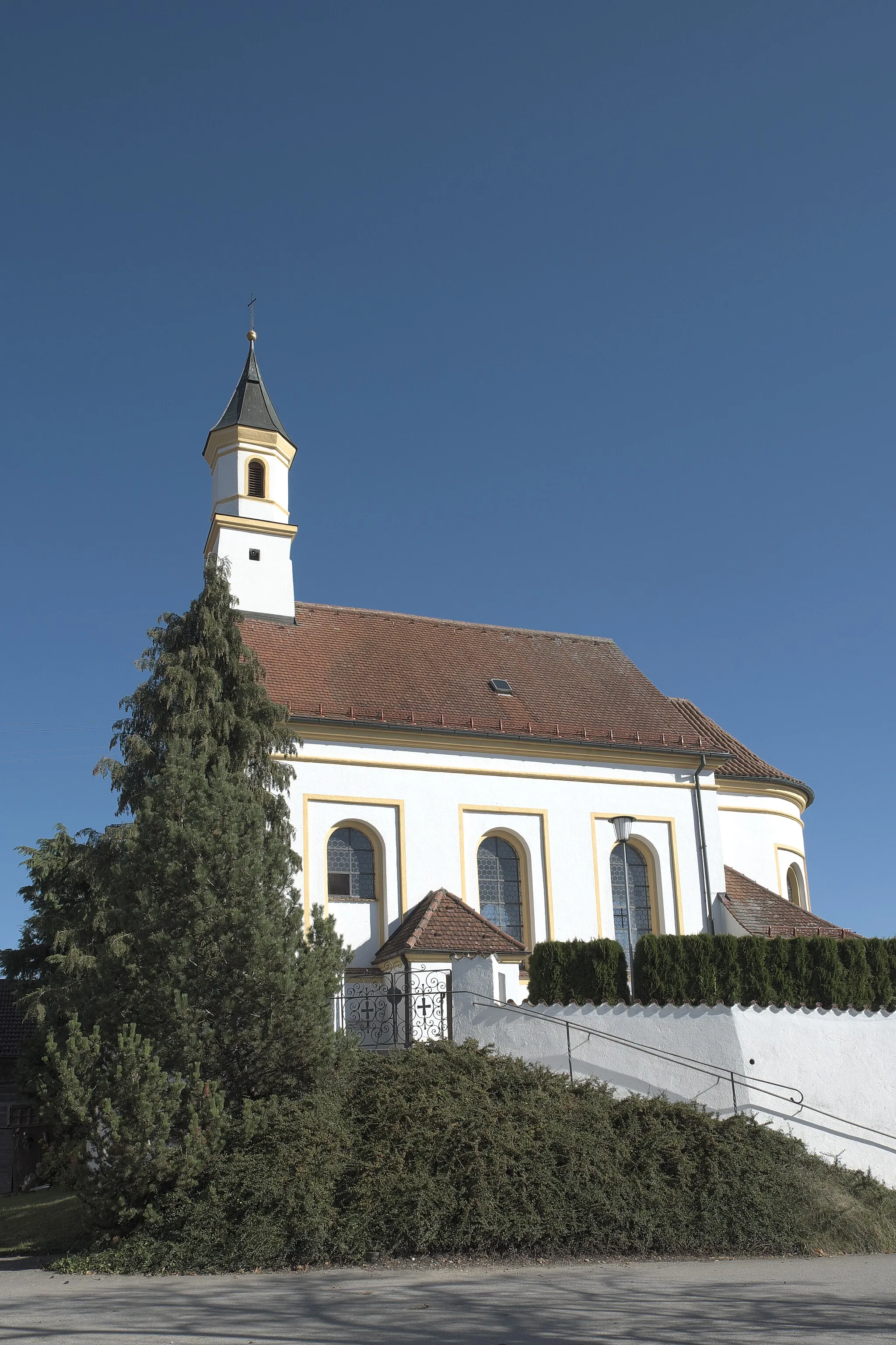 Photo showing: Katholische Filialkirche St. Pankratius in Ramsach (Penzing) im Landkreis Landsberg am Lech (Bayern/Deutschland)