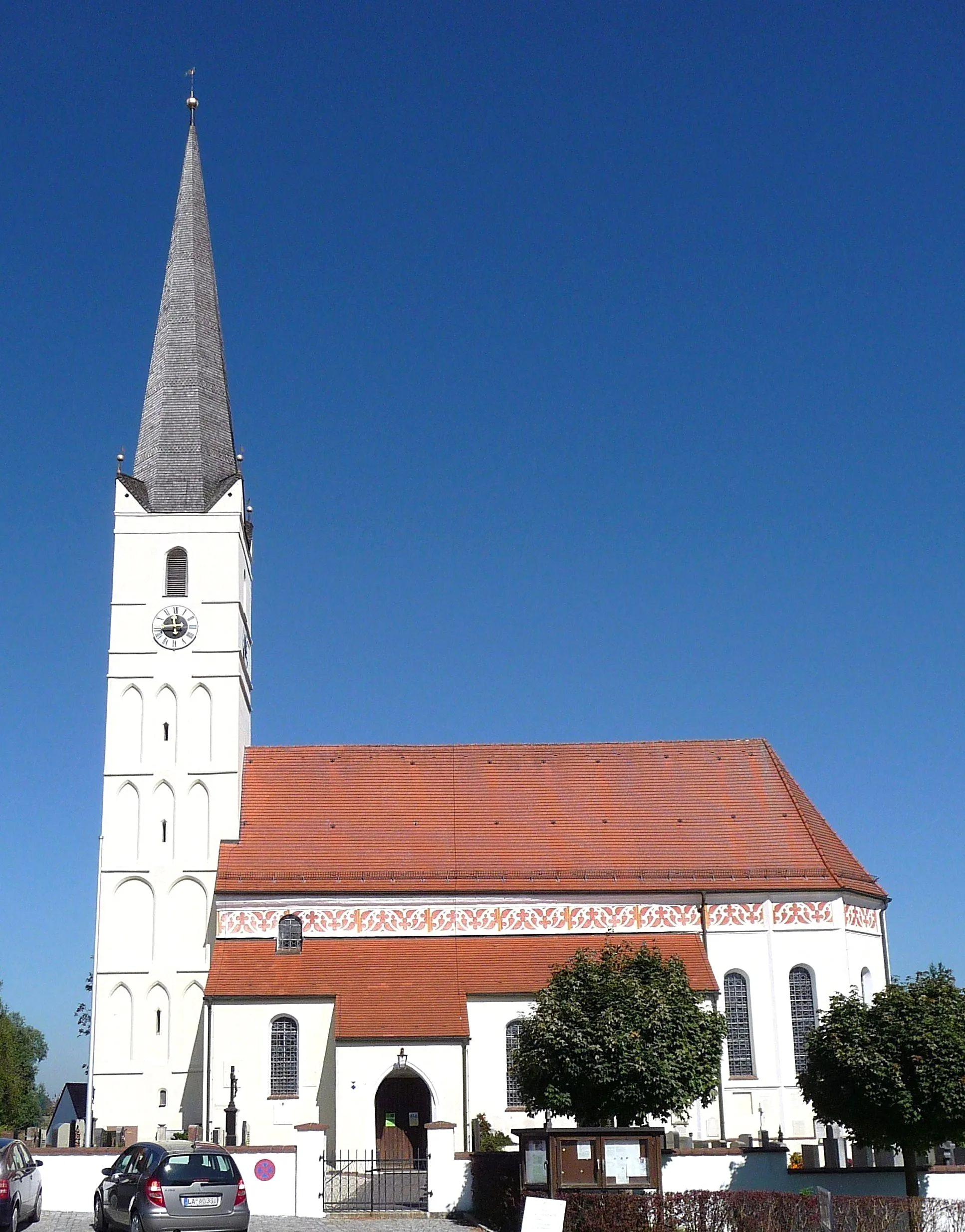 Photo showing: Die Pfarrkirche Mariä Namen in Gundihausen, Gde. Vilsheim.