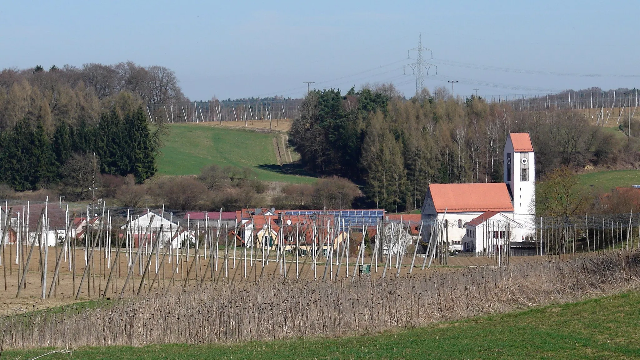 Photo showing: Untermettenbach ist ein Kirchdorf in der Hallertau und Ortsteil der Stadt Geisenfeld.