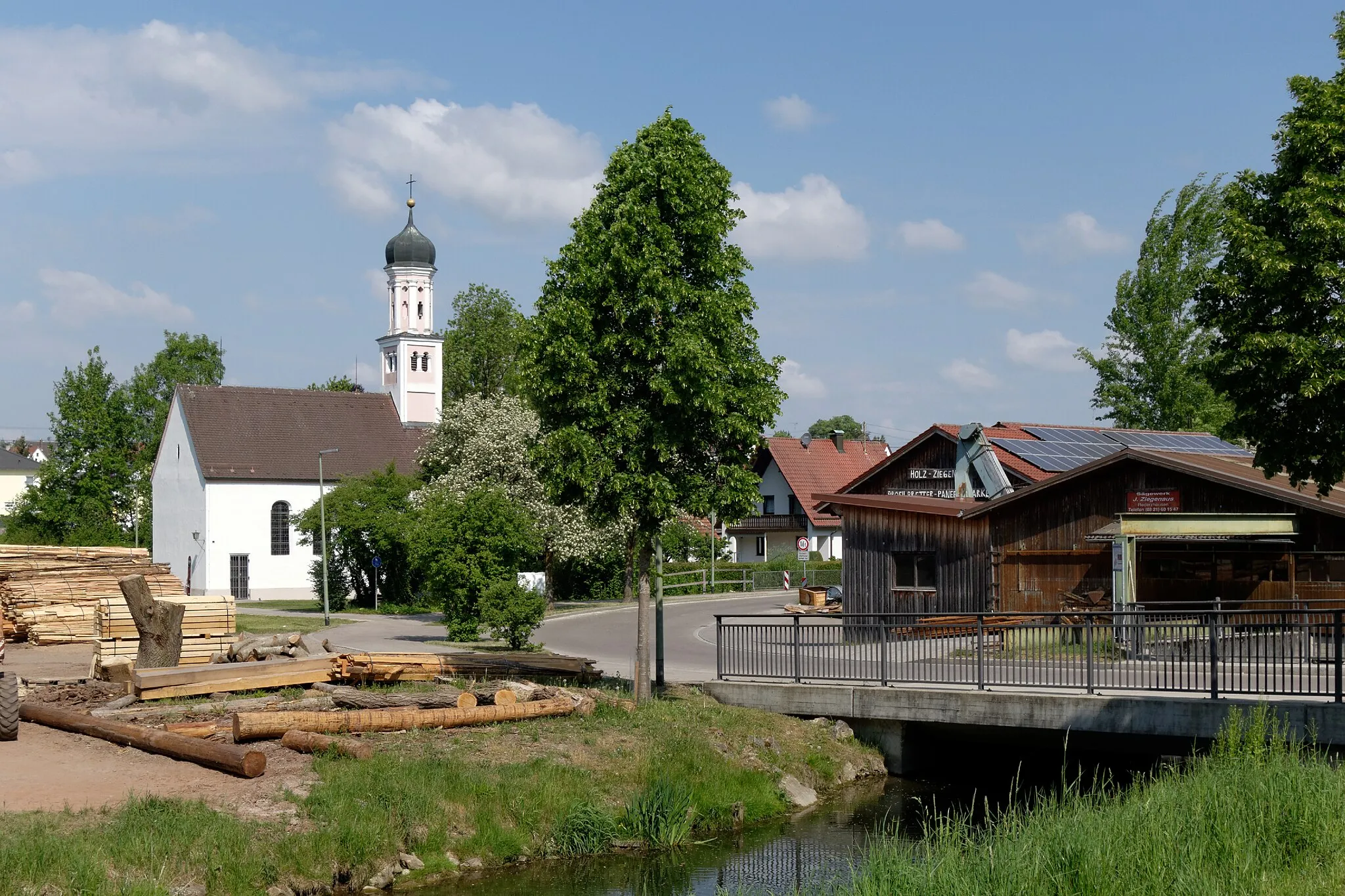 Photo showing: Rederzhausen an der Paar: Kapelle St. Thomas und Sägewerk