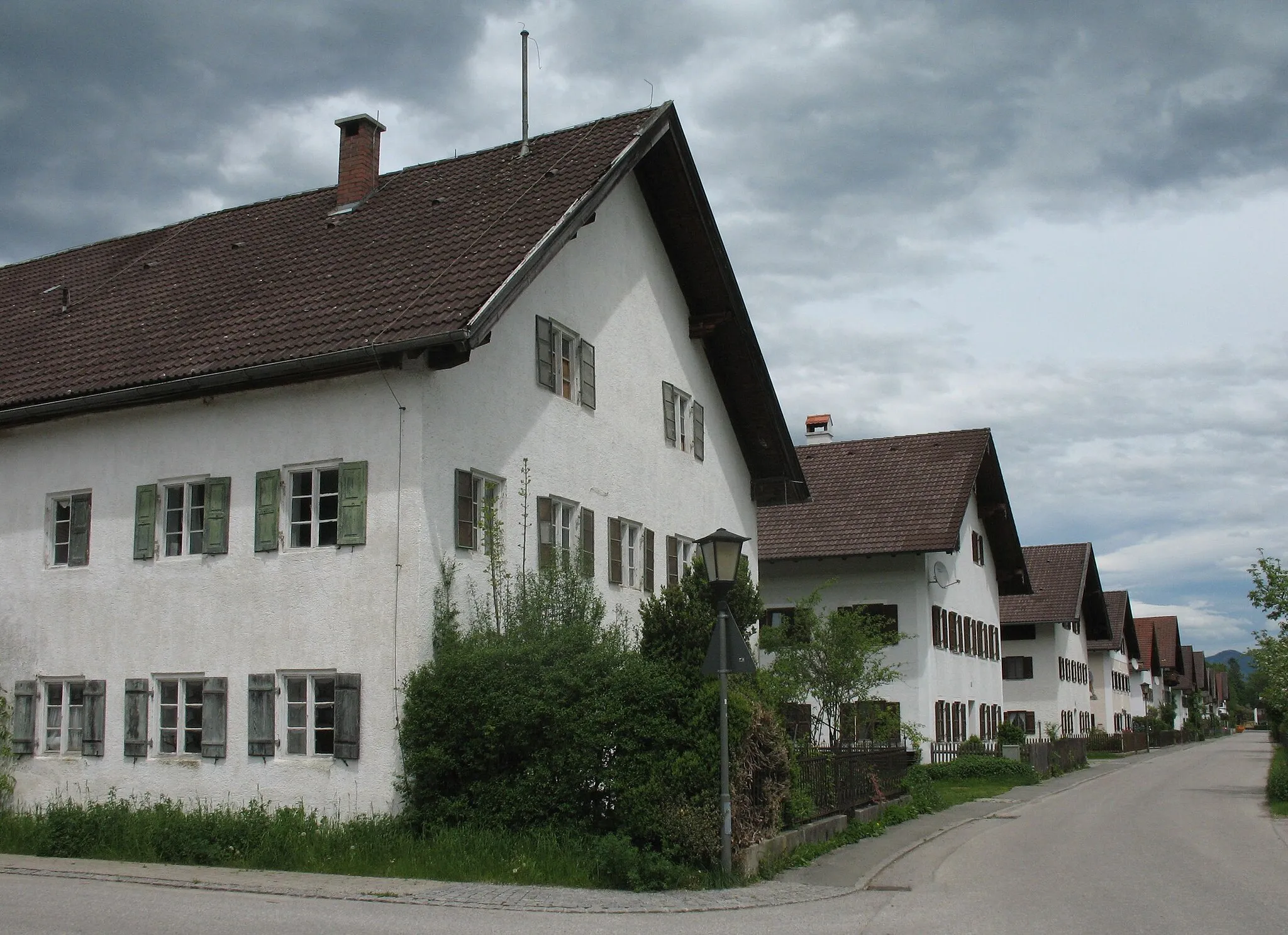 Photo showing: Farmhouses in Schlehdorf in Bavaria, Germany