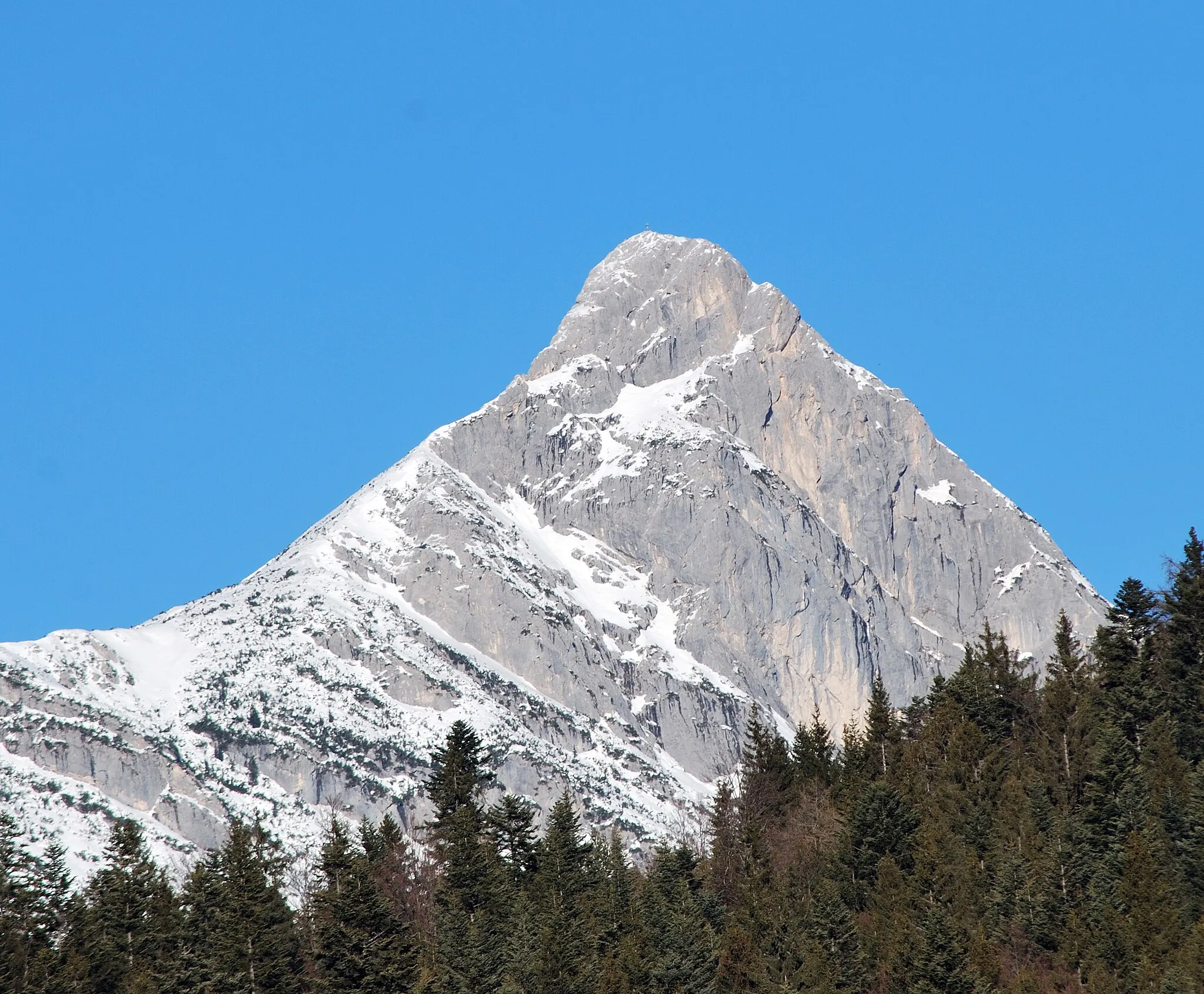 Photo showing: Arnplattenspitze from South