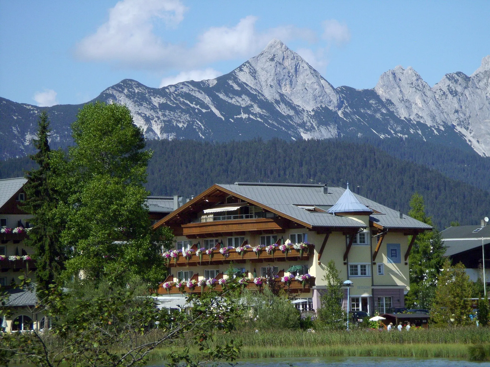 Photo showing: Arnspitze 2171m seen from Wildsee/Seefeld (From south)