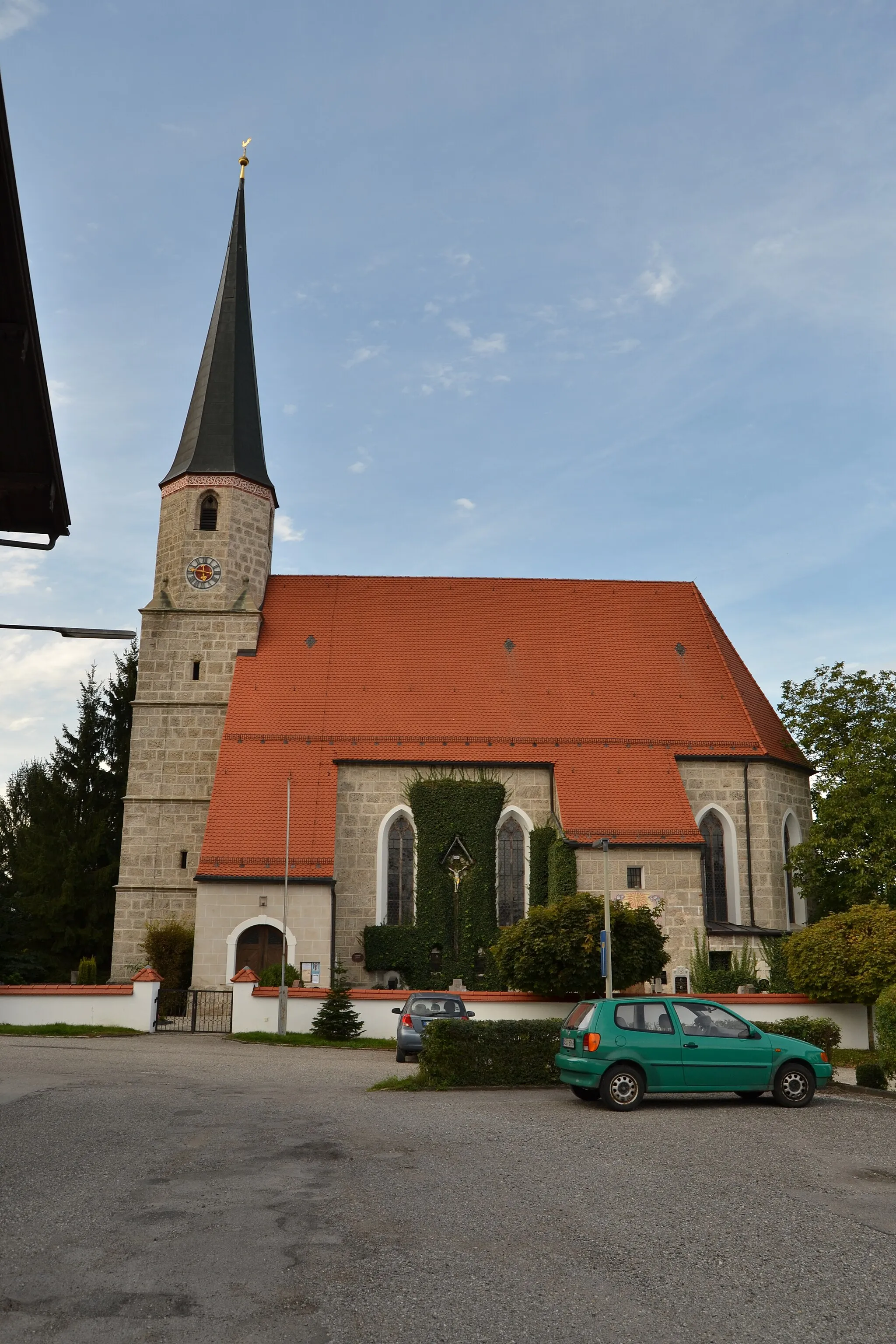 Photo showing: Katholische Filialkirche St. Stephan in Mauerberg (zu Garching an der Alz); spätgotischer Nagelfluhquaderbau, 1484; mit Ausstattung