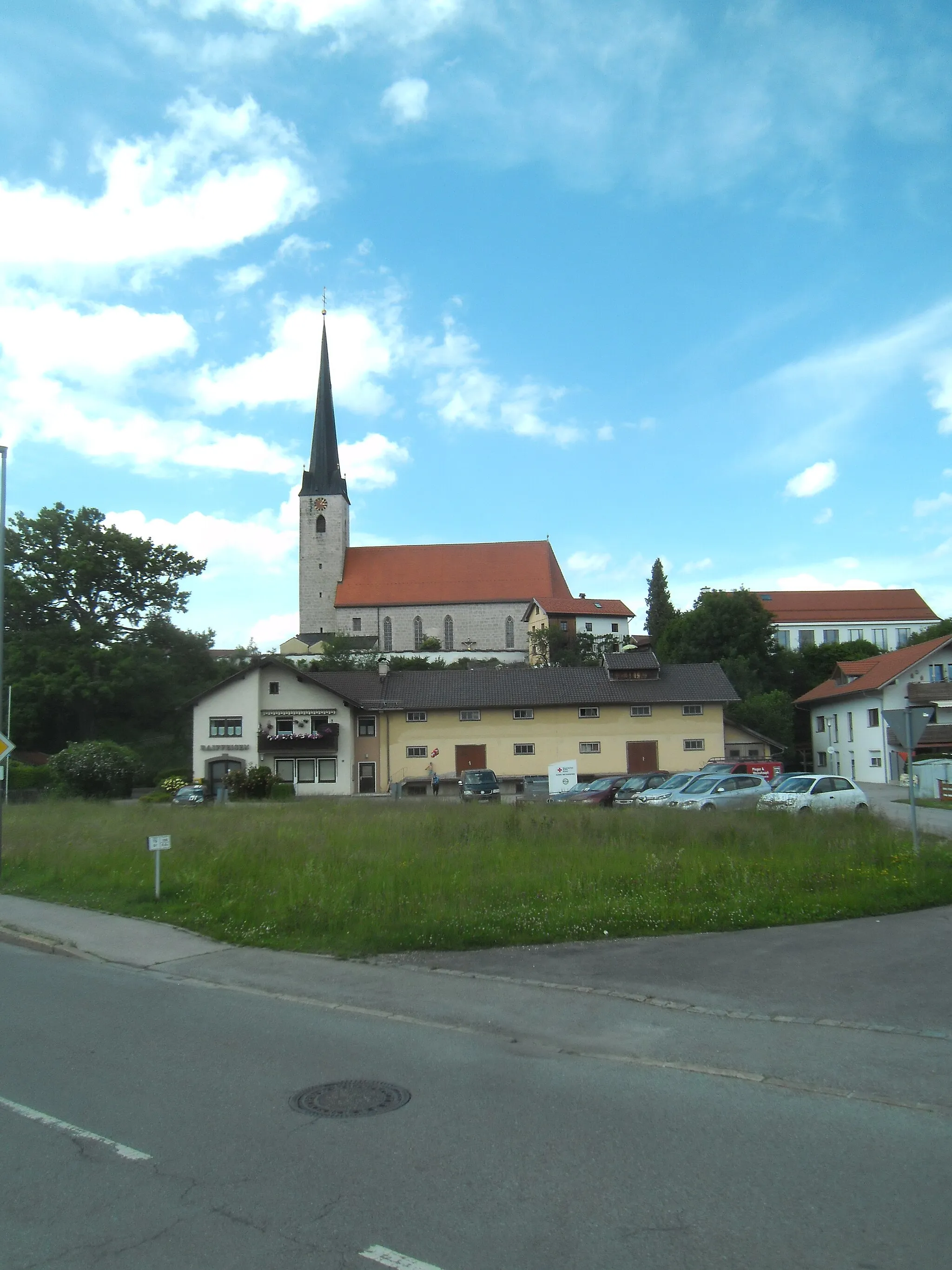 Photo showing: Sankt Georgen, Dorf und Ortsteil von Traunreut, Oberbayern, südlicher Dorfeingang