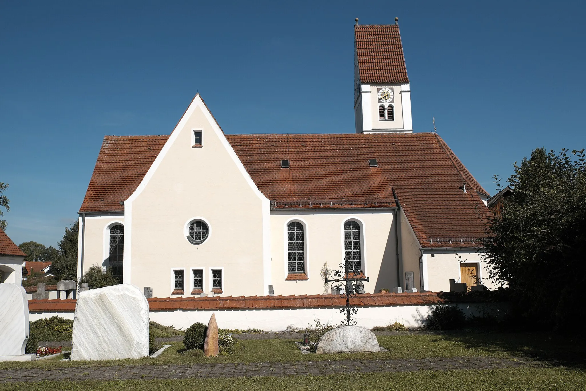 Photo showing: Katholische Pfarrkirche St. Benedikt in Untermühlhausen (Penzing) im Landkreis Landsberg am Lech (Bayern/Deutschland)