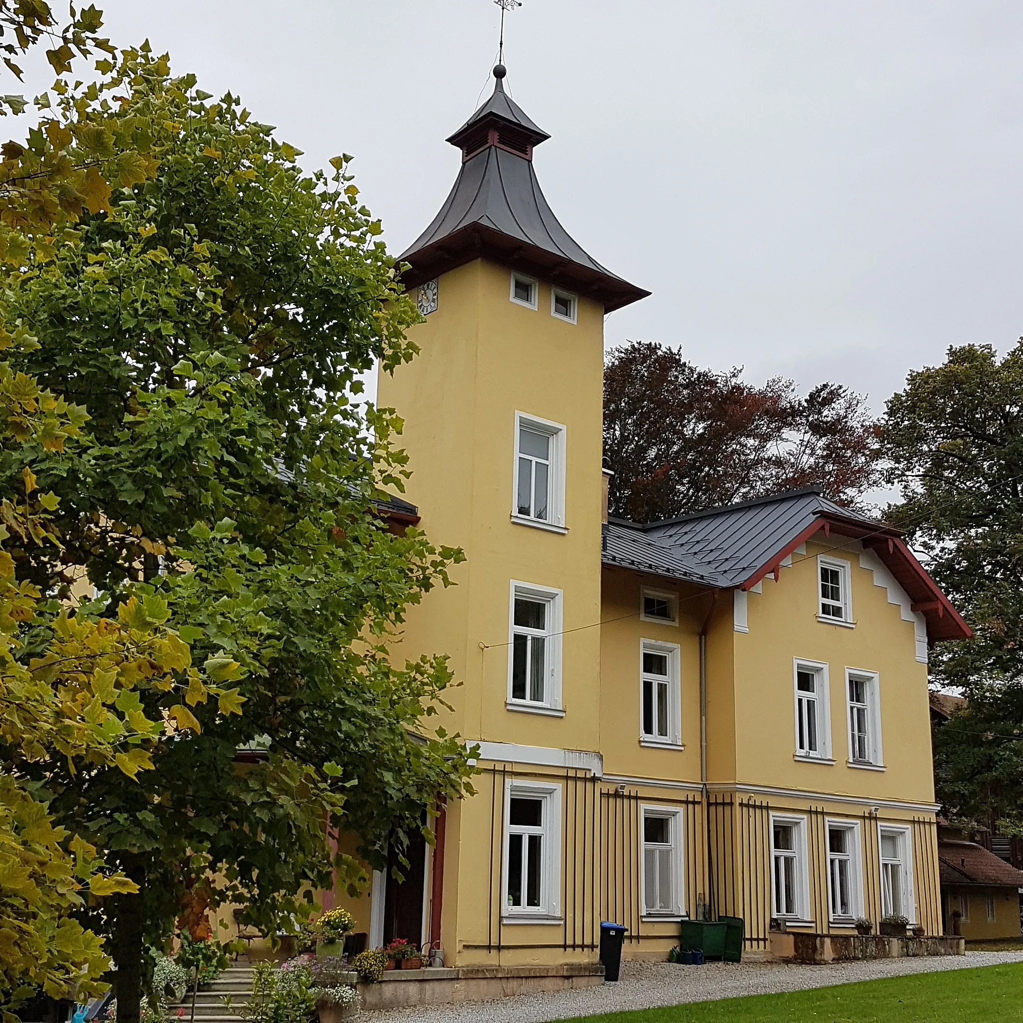 Photo showing: Uffing am Staffelsee-Harberg, Schlossvilla des Gutshofs.